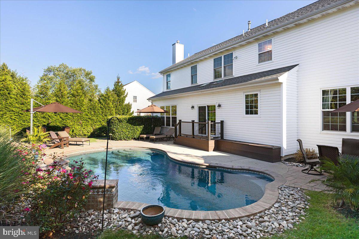 NORTH POINTE - Residential