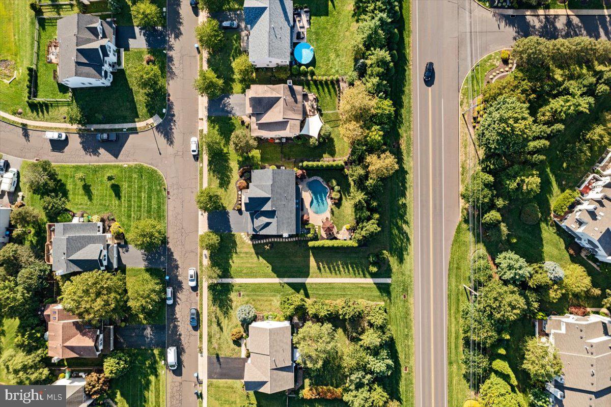 NORTH POINTE - Residential