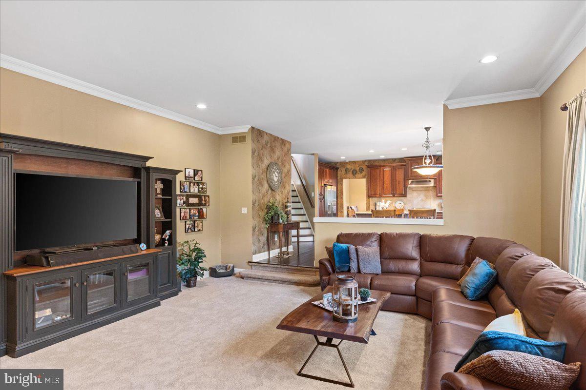 NORTH POINTE - Residential