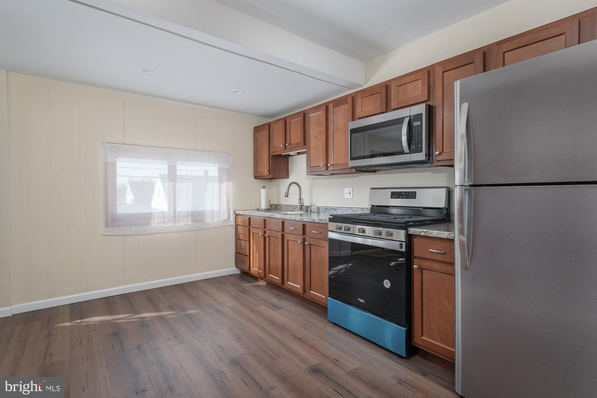 NORWOOD PARK - Residential Lease