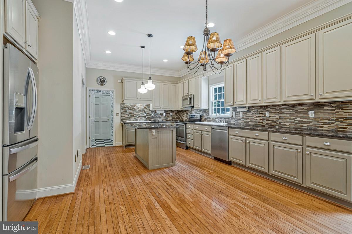 LOCUST GROVE ESTATES - Residential