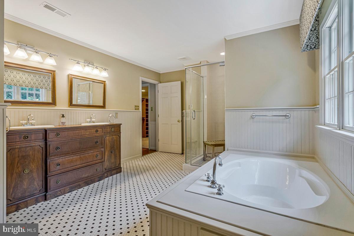 LOCUST GROVE ESTATES - Residential