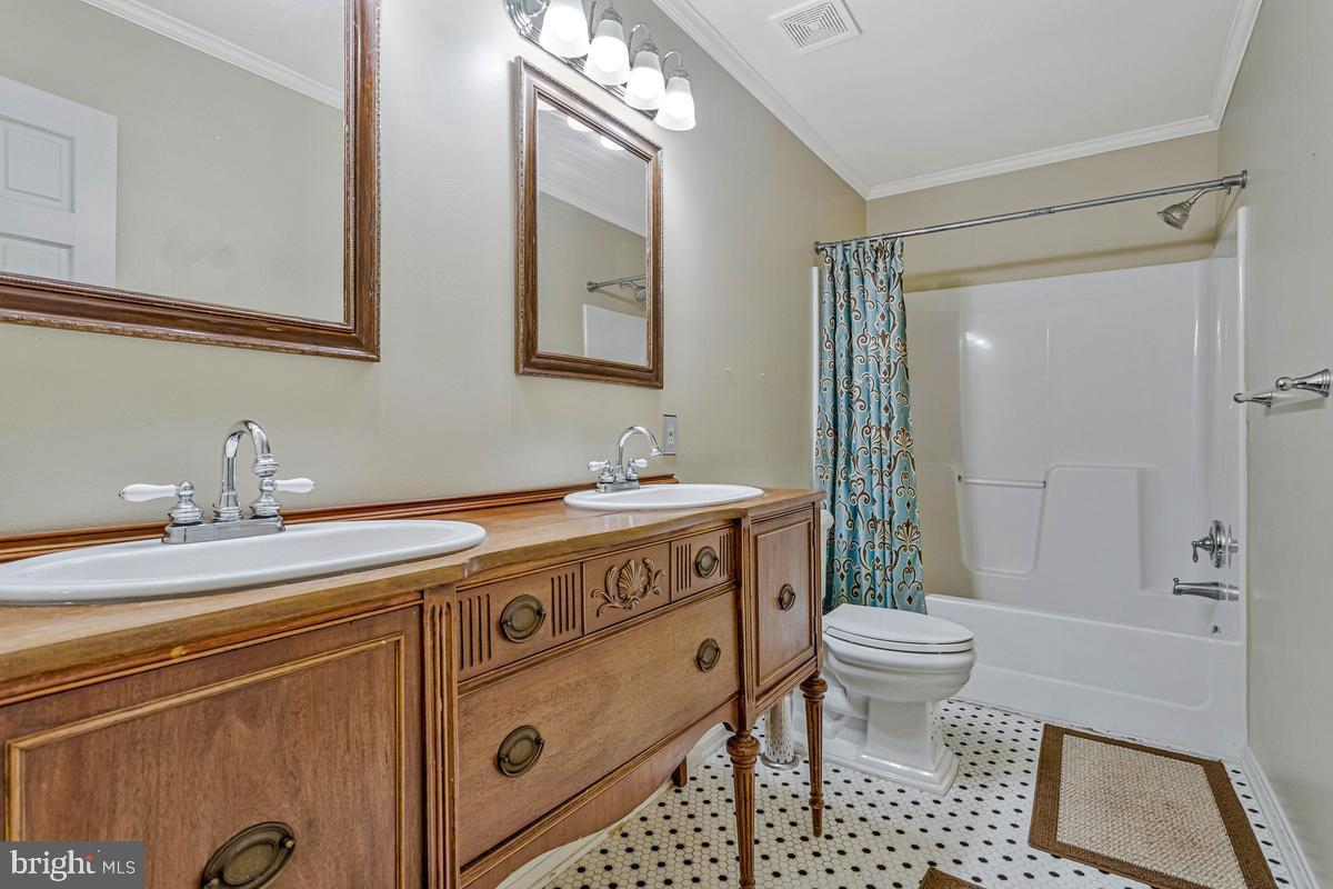 LOCUST GROVE ESTATES - Residential