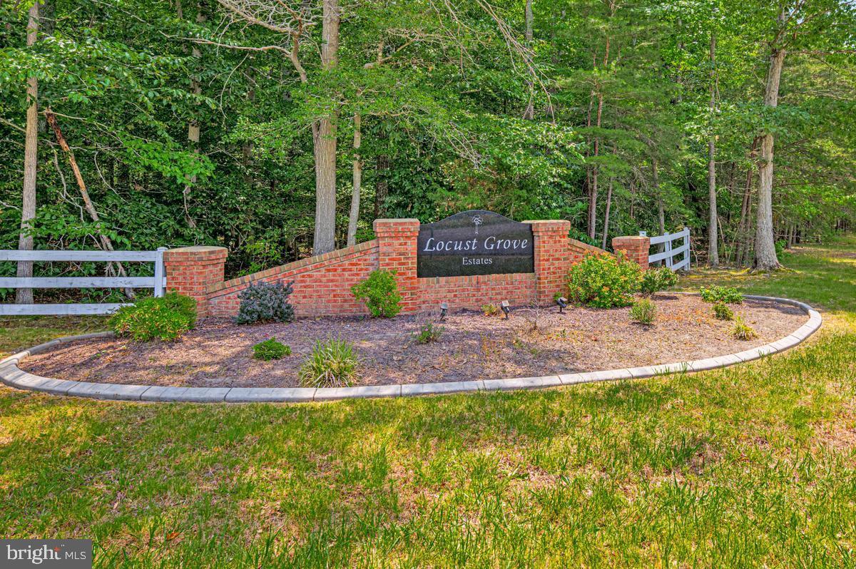 LOCUST GROVE ESTATES - Residential