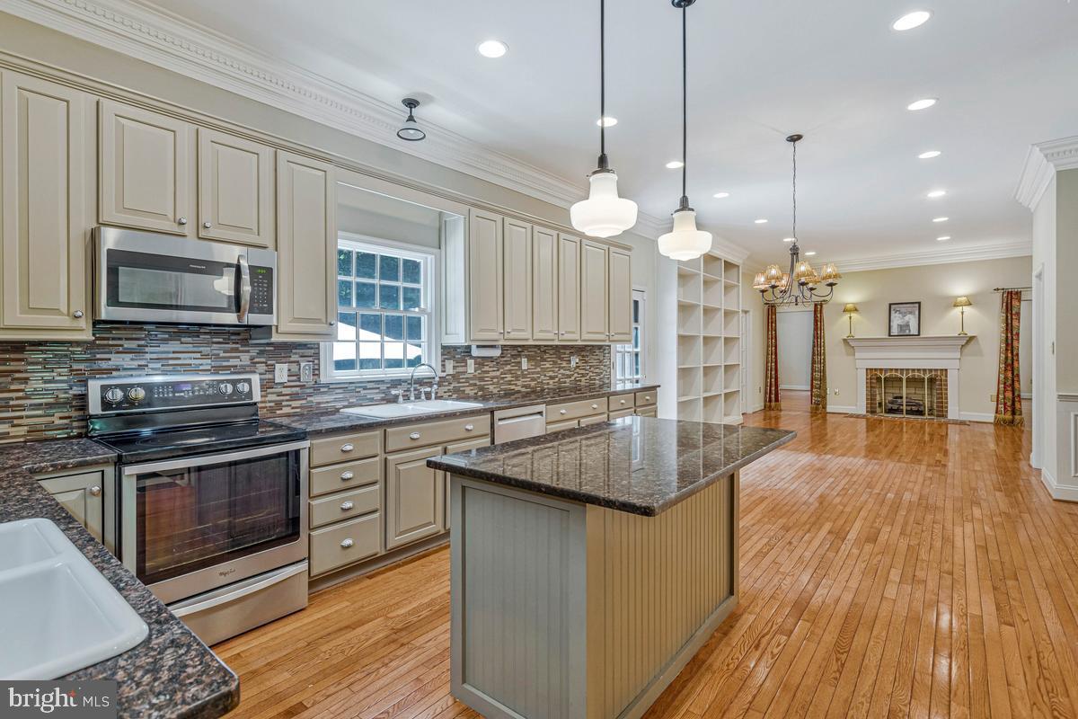 LOCUST GROVE ESTATES - Residential
