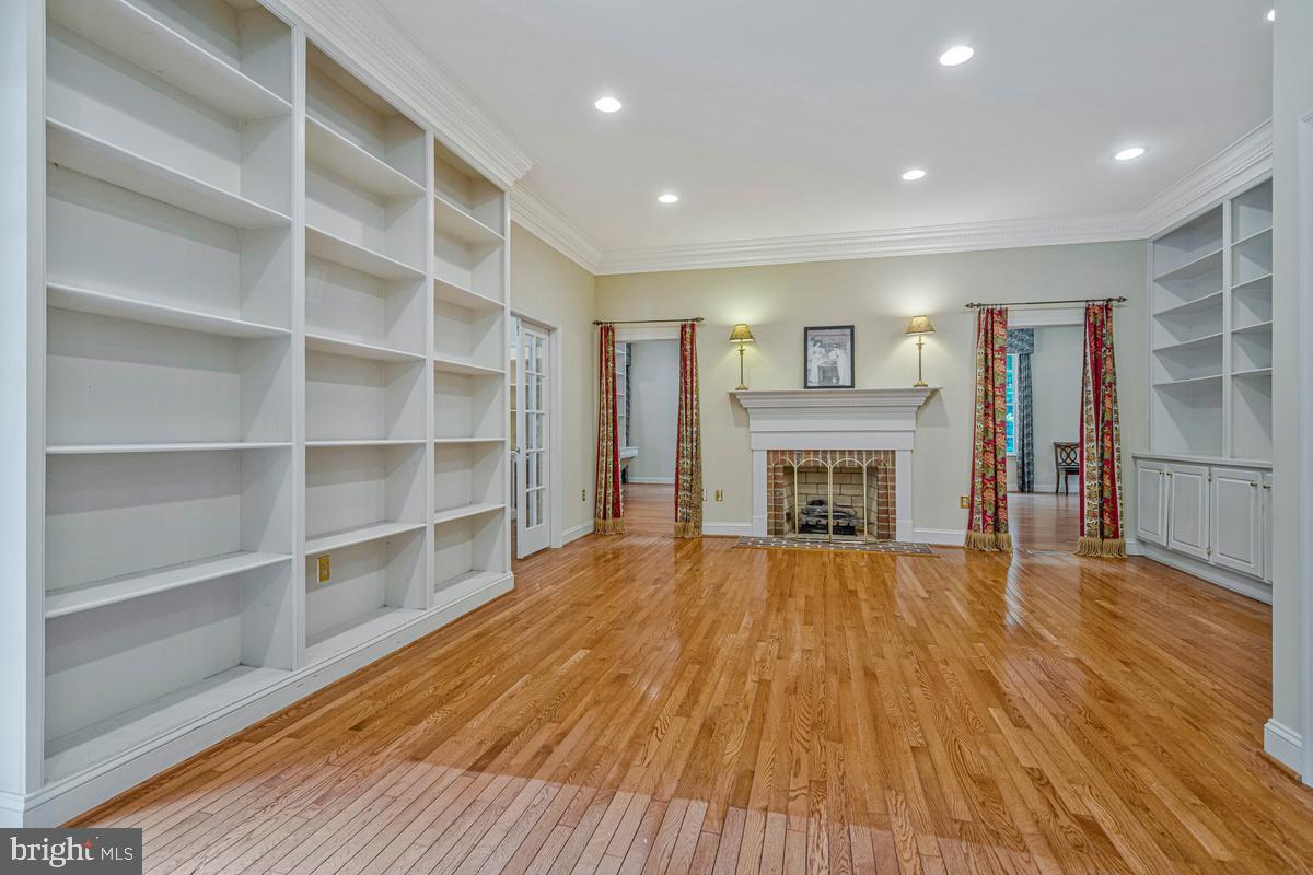 LOCUST GROVE ESTATES - Residential