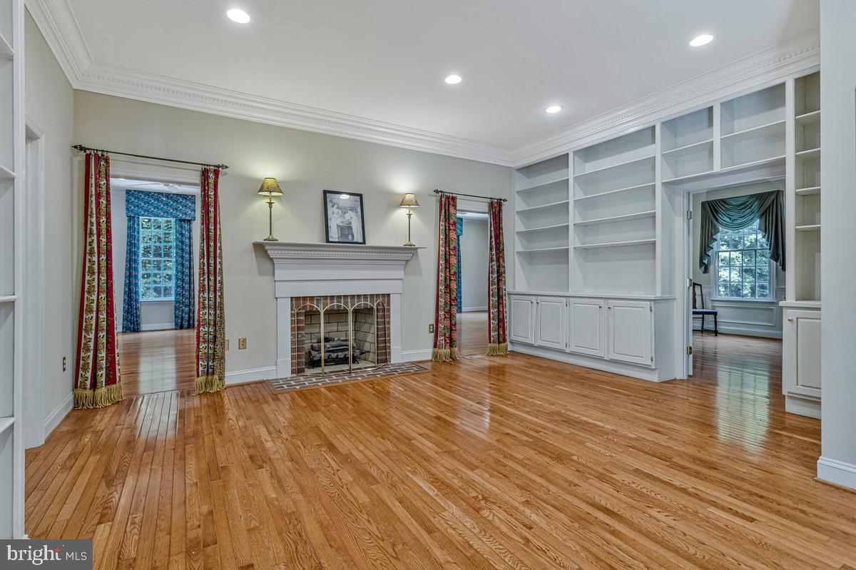 LOCUST GROVE ESTATES - Residential