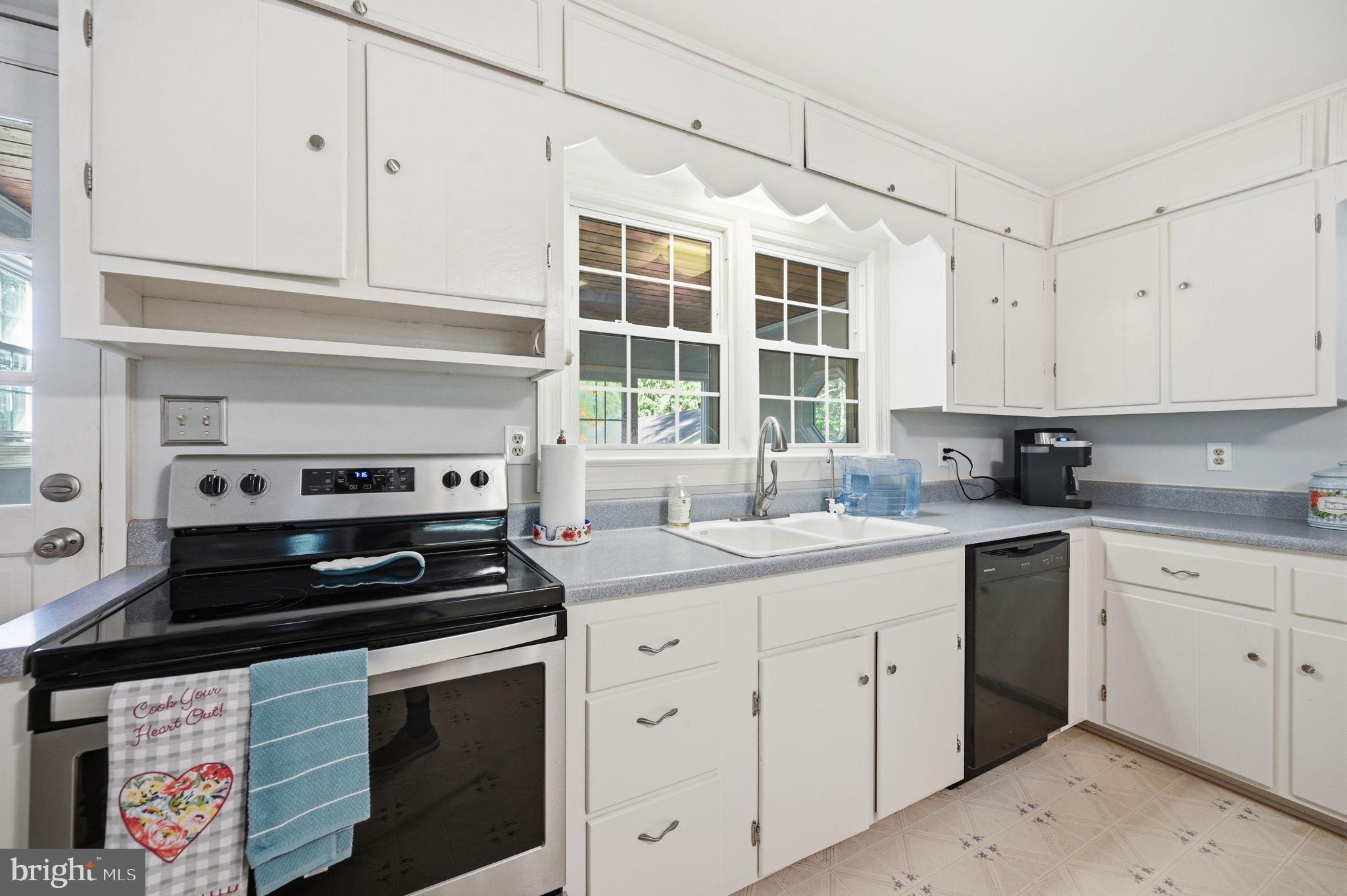 UNIONVILLE CROSSING - Residential