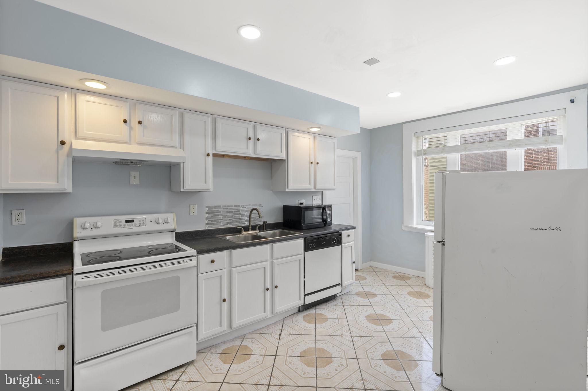 LAWNCREST - Residential