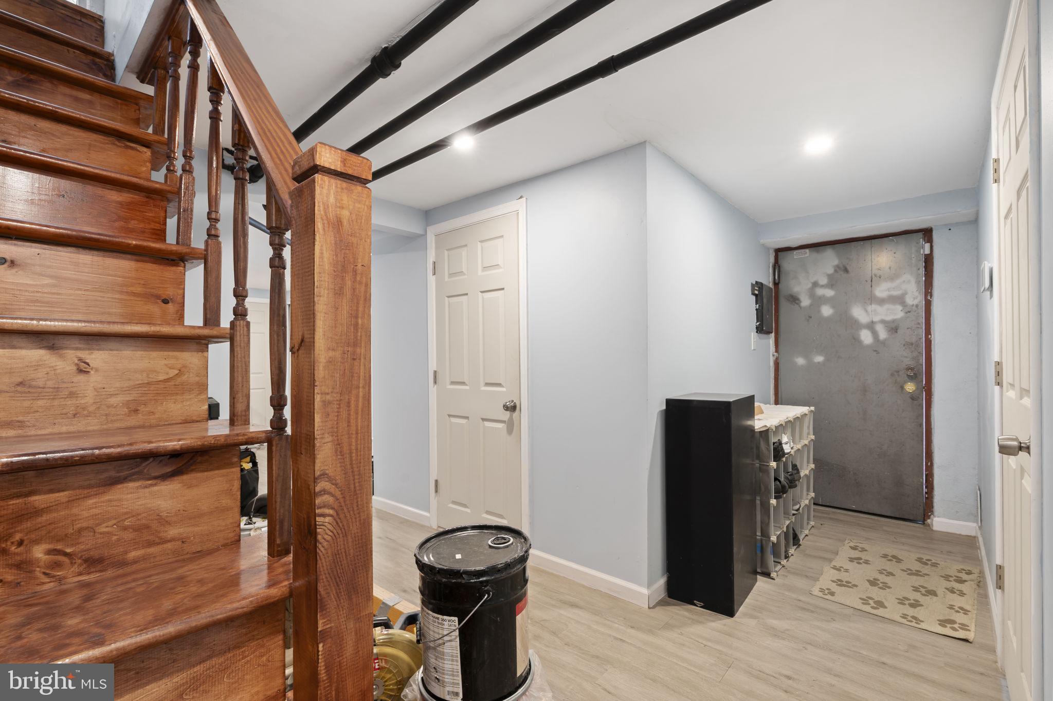 LAWNCREST - Residential