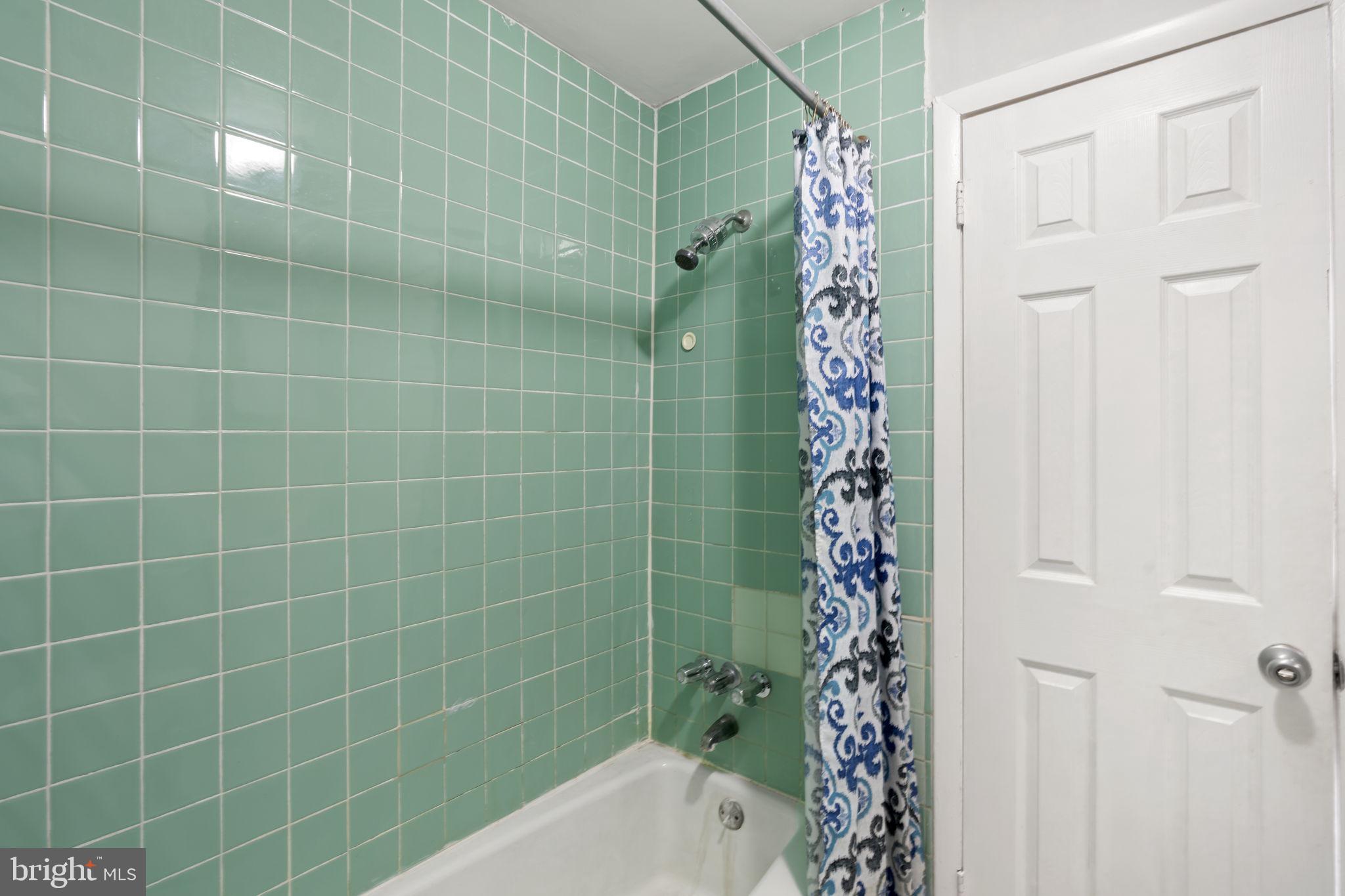 LAWNCREST - Residential