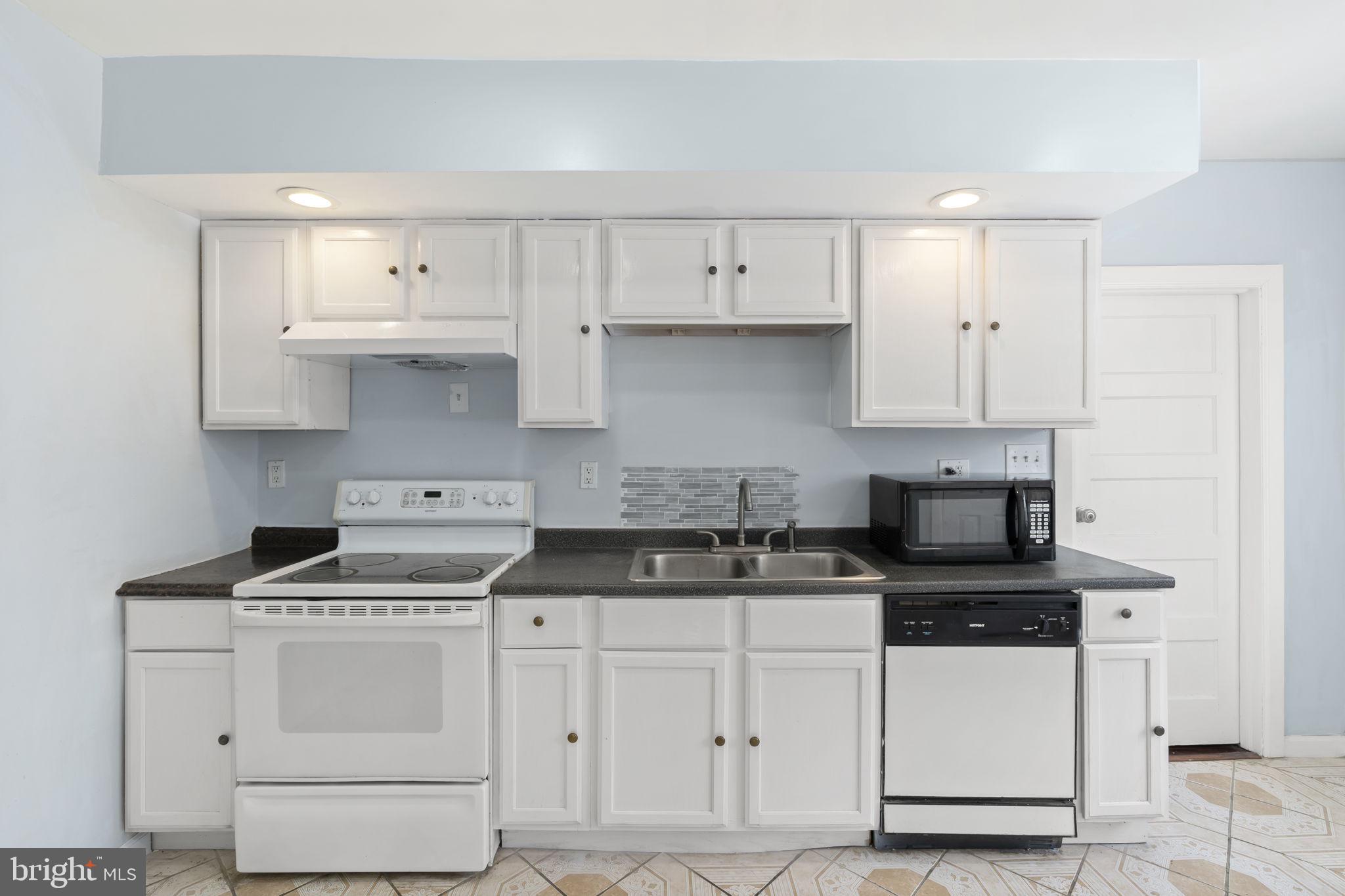 LAWNCREST - Residential