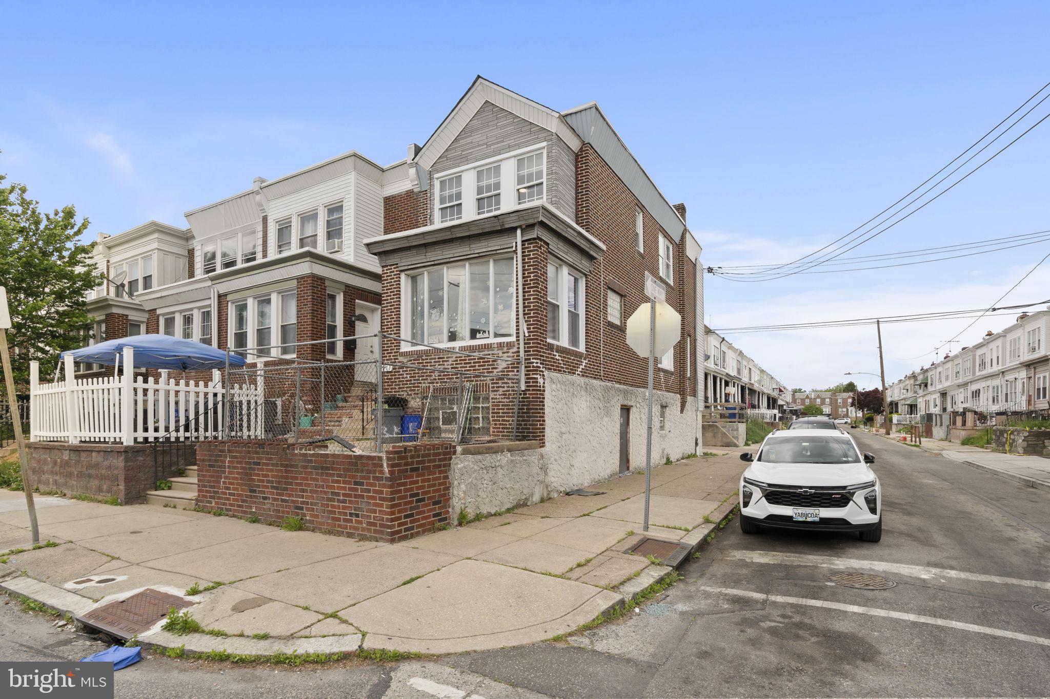 LAWNCREST - Residential