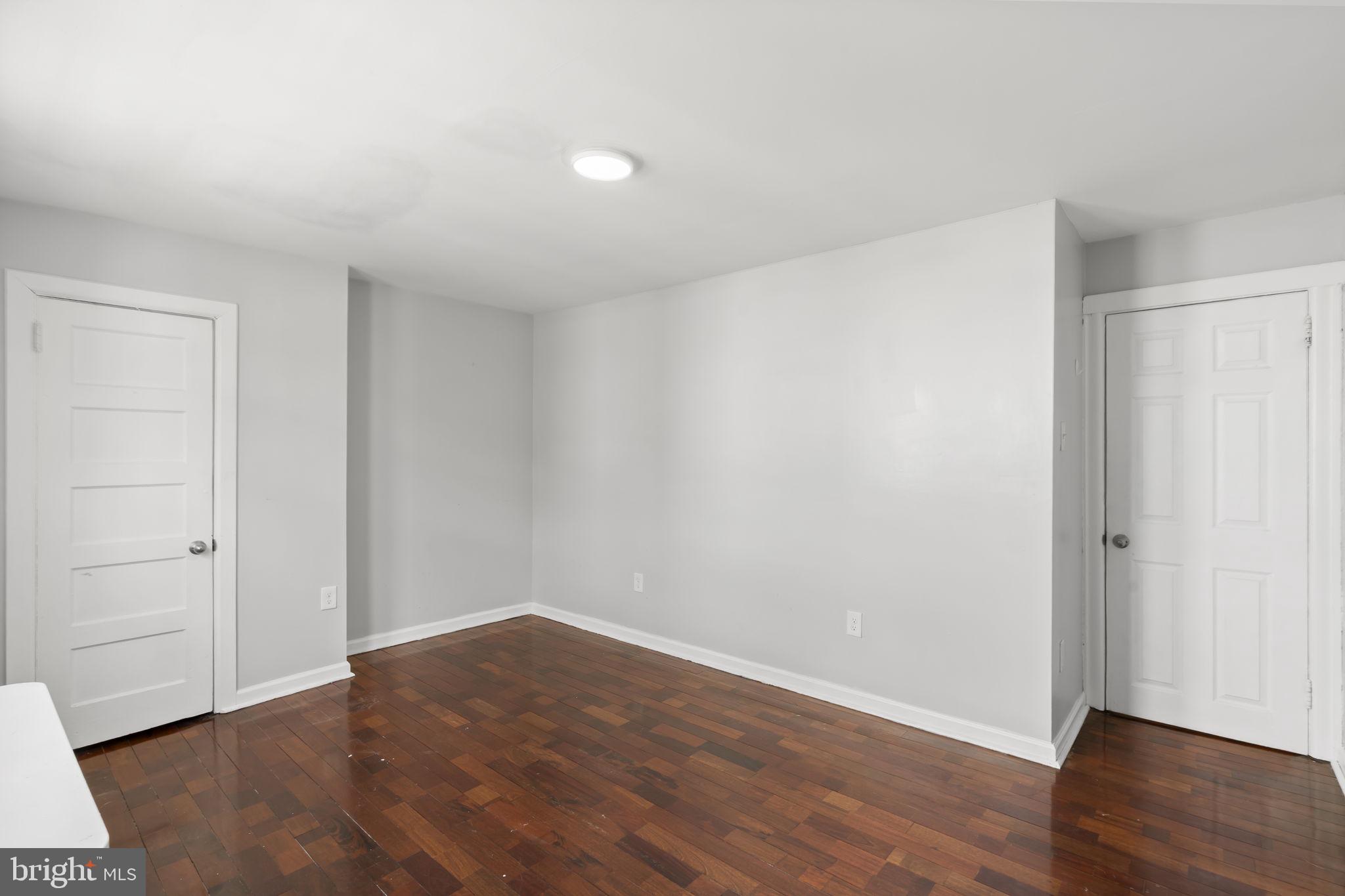 LAWNCREST - Residential