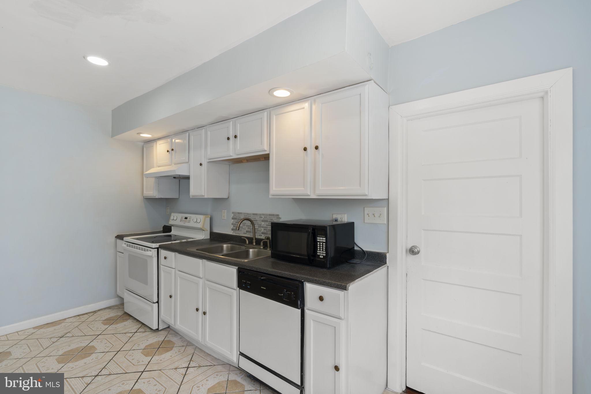 LAWNCREST - Residential