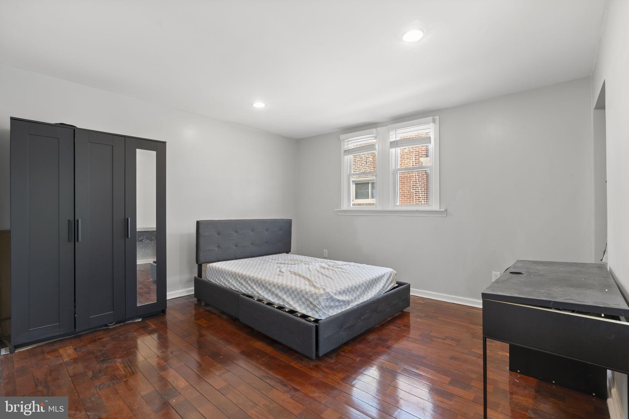 LAWNCREST - Residential