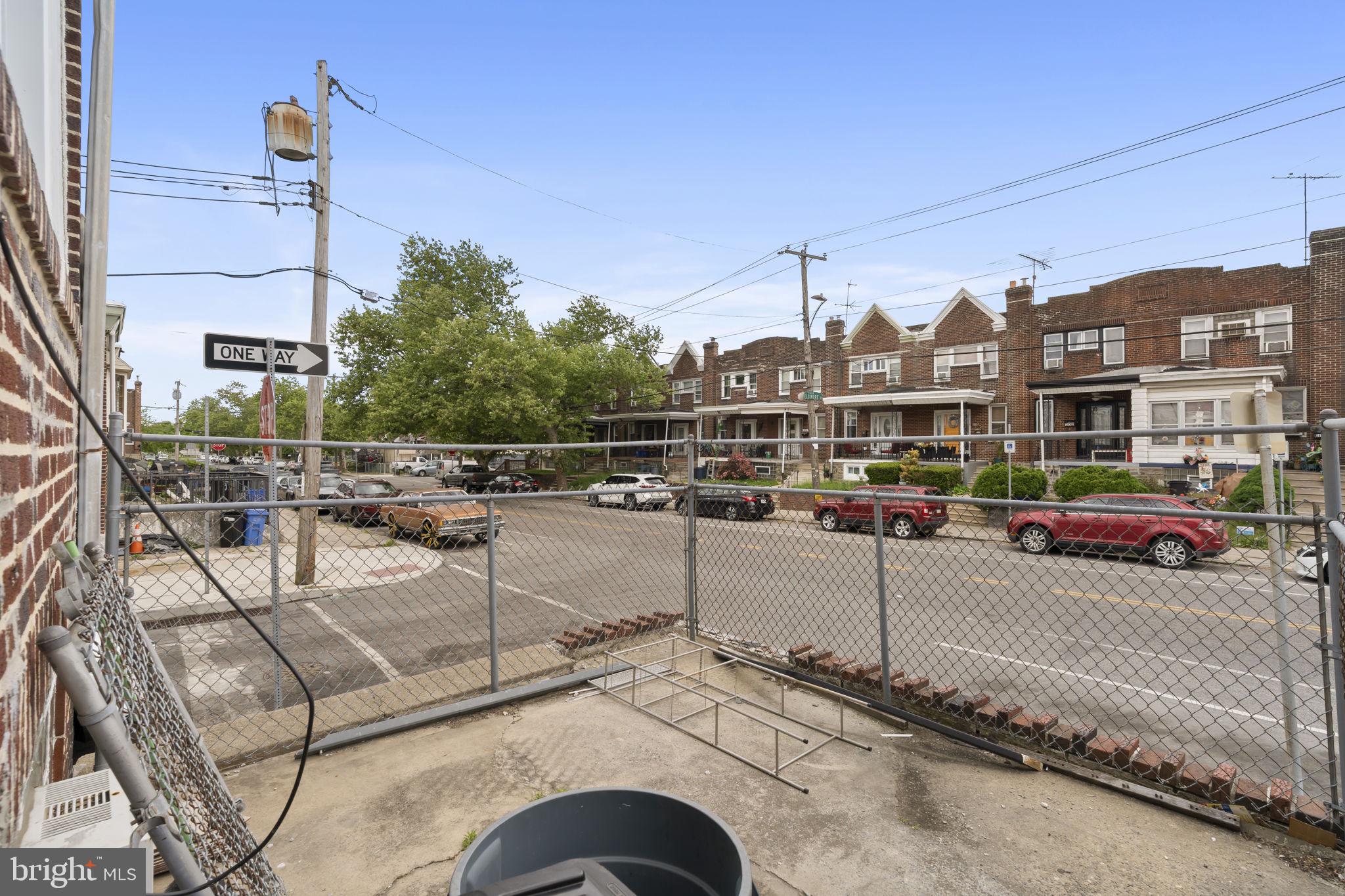 LAWNCREST - Residential