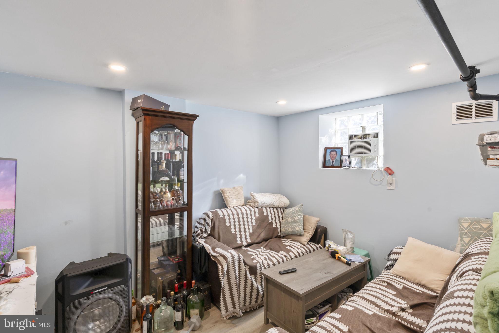 LAWNCREST - Residential