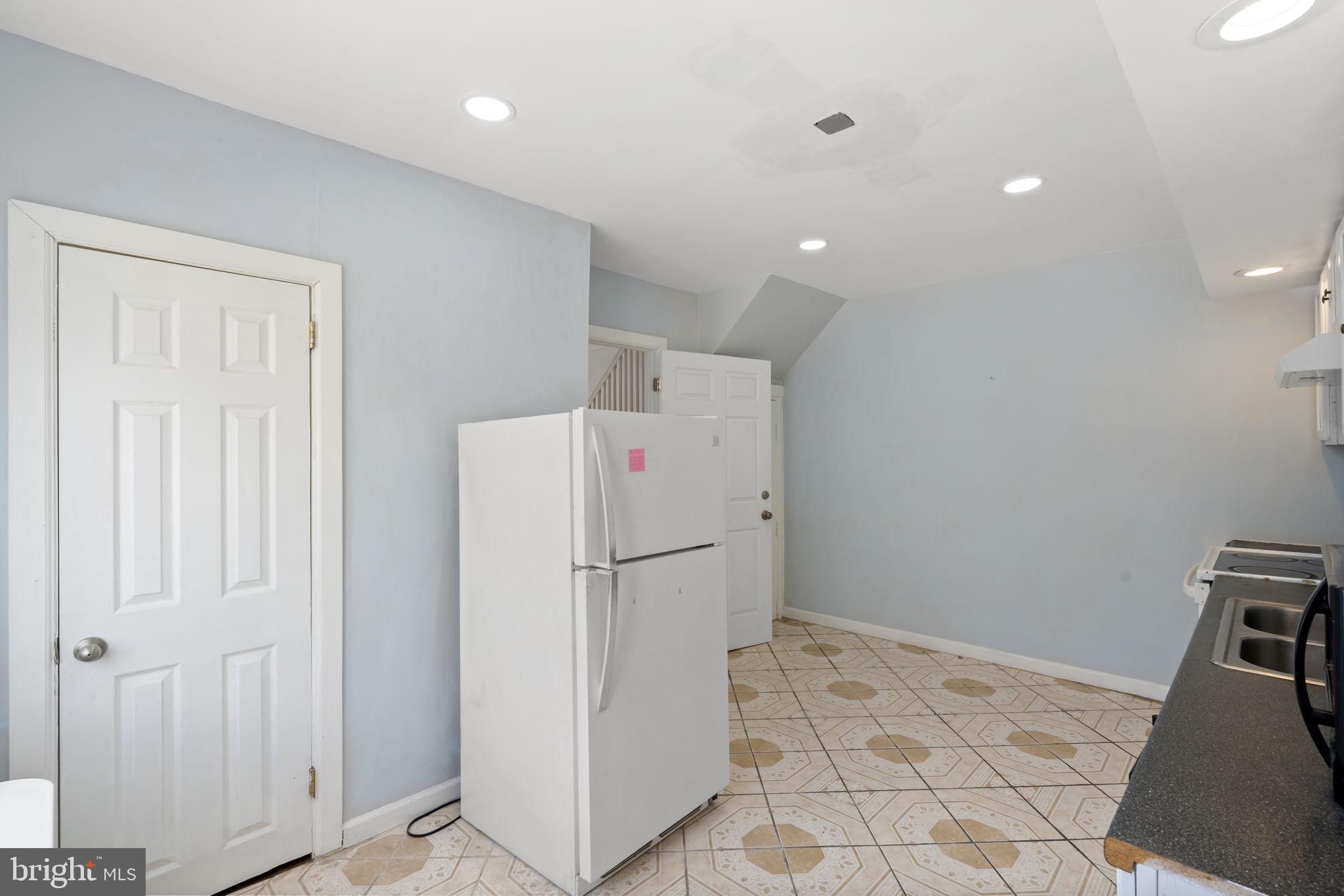 LAWNCREST - Residential
