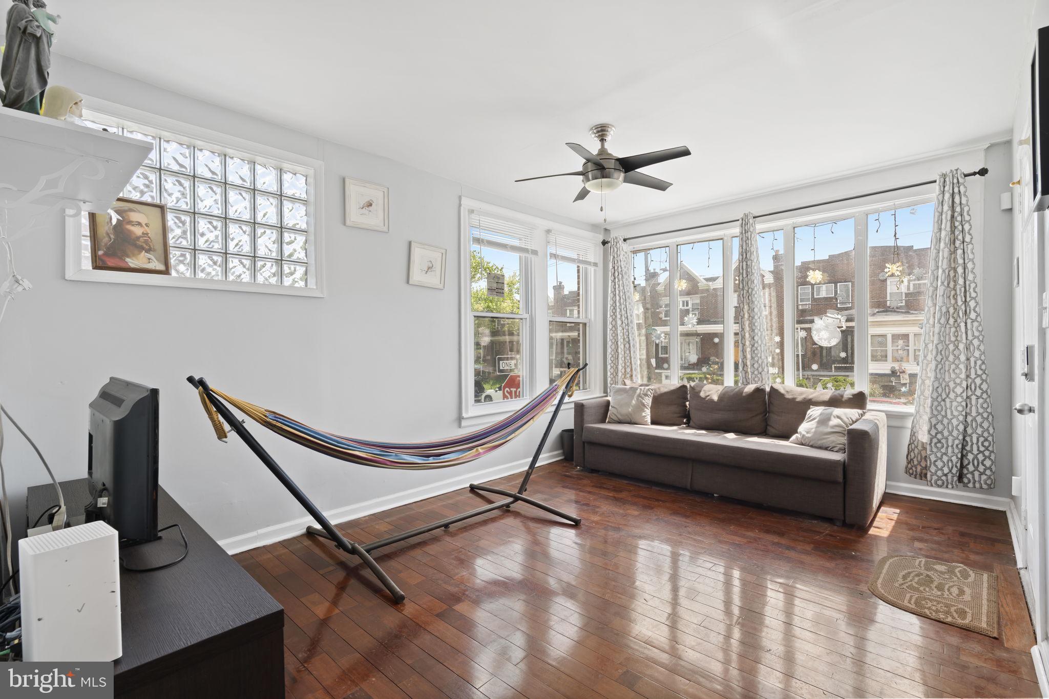 LAWNCREST - Residential