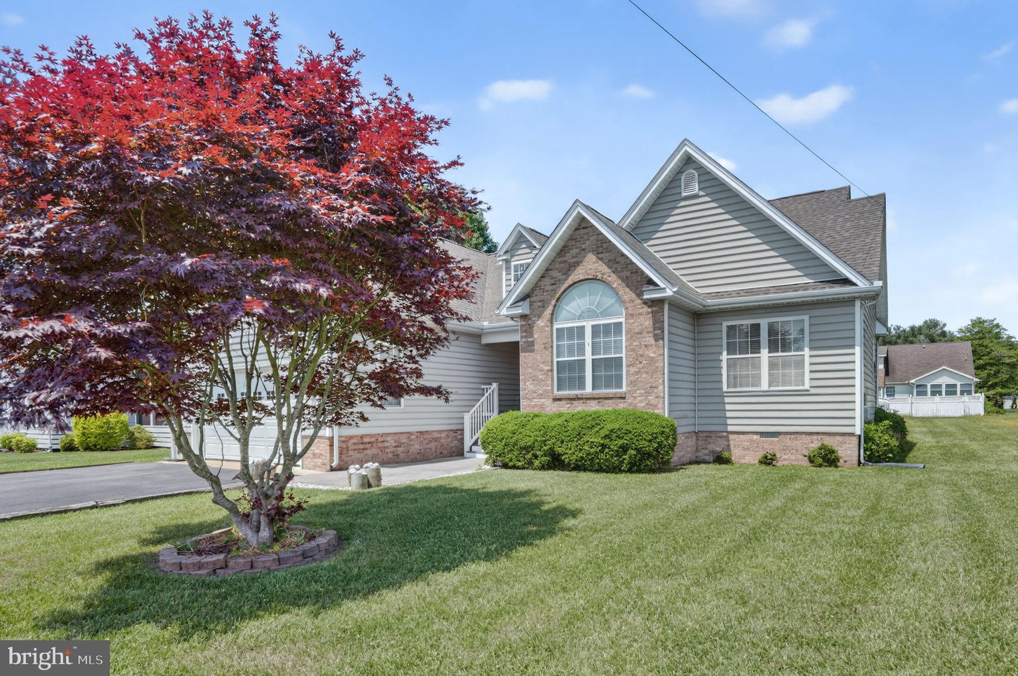 CAPTAIN'S COVE - Residential