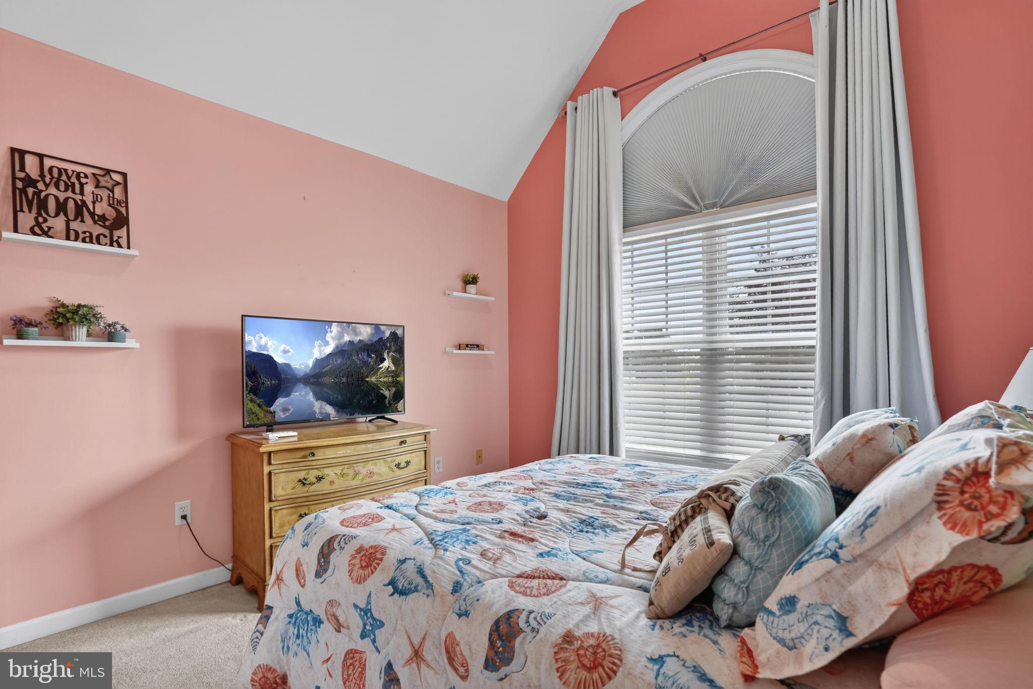 CAPTAIN'S COVE - Residential