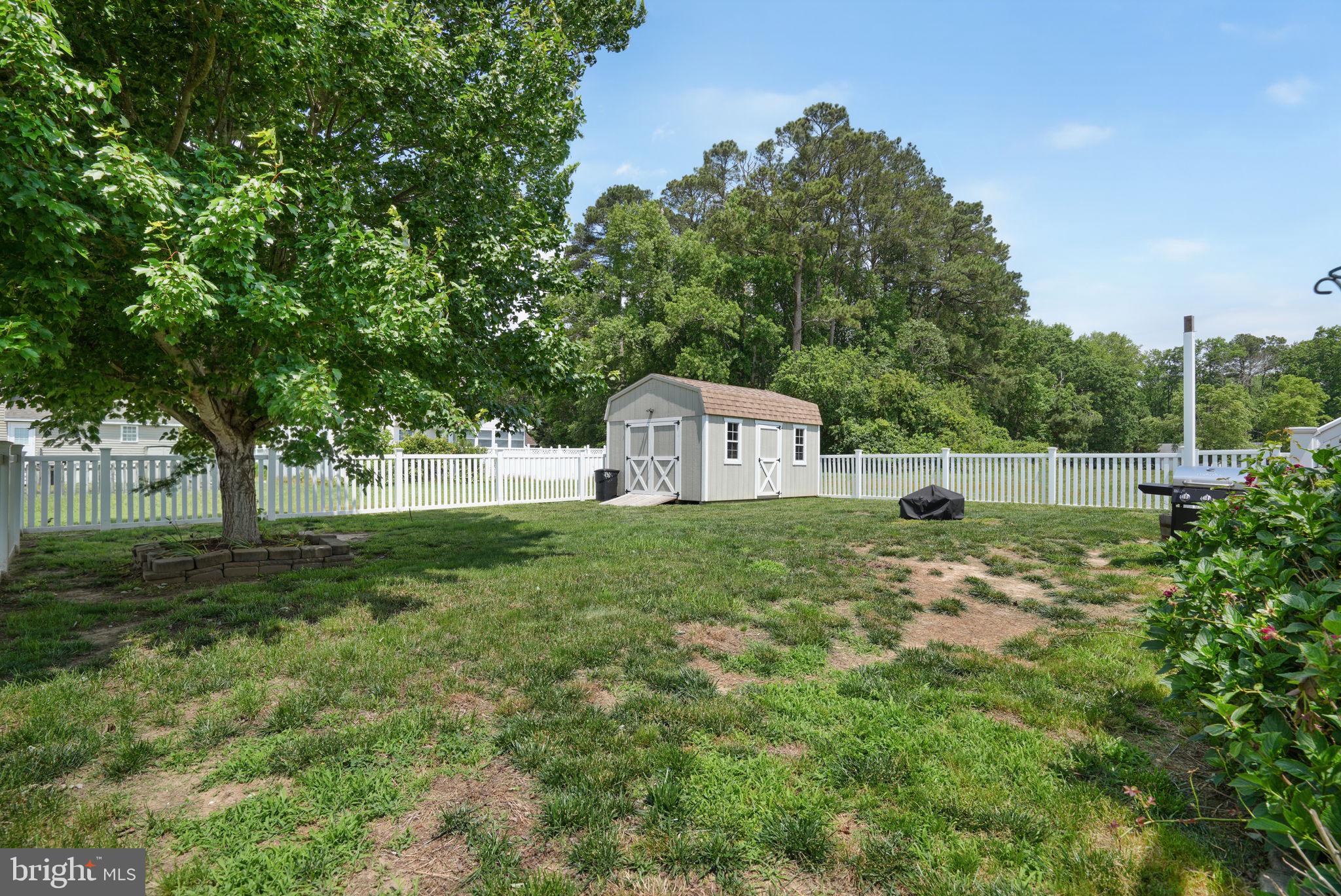 CAPTAIN'S COVE - Residential