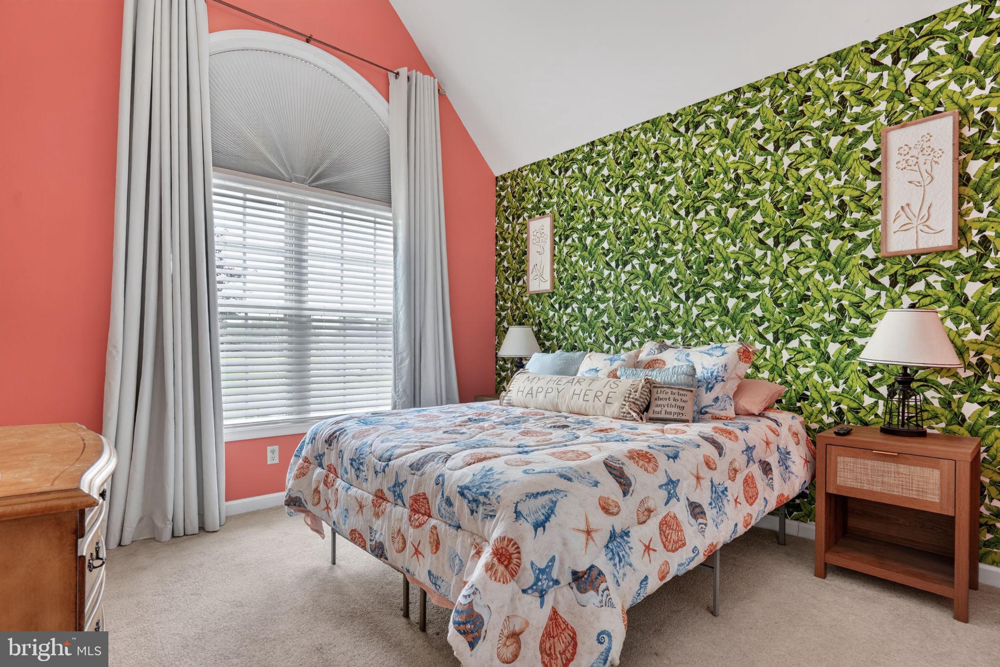 CAPTAIN'S COVE - Residential