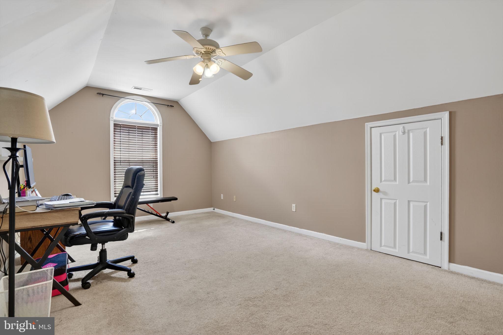 CAPTAIN'S COVE - Residential