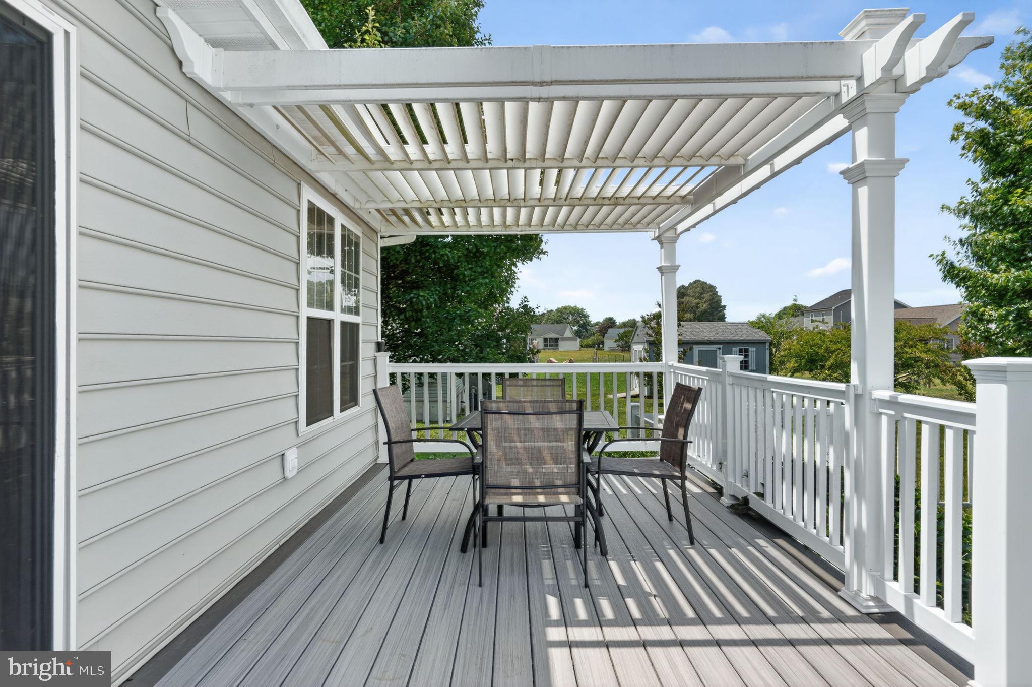 CAPTAIN'S COVE - Residential