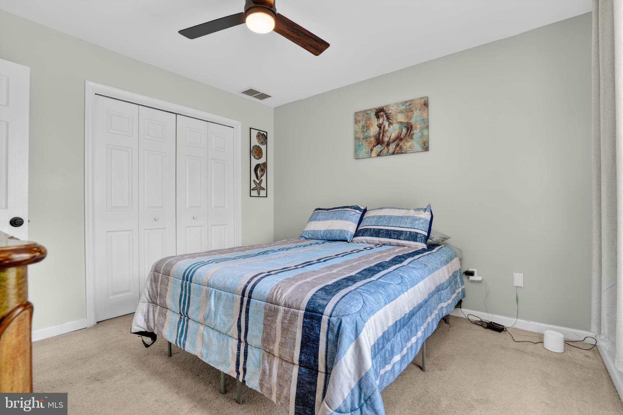 CAPTAIN'S COVE - Residential