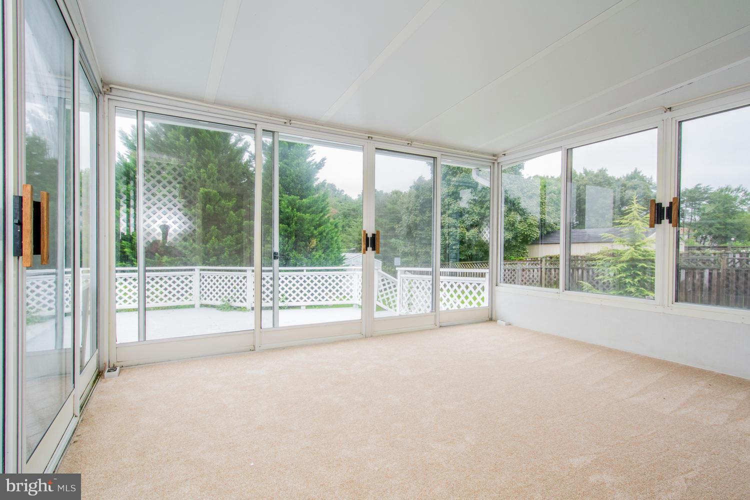 QUEENS PARK - Residential