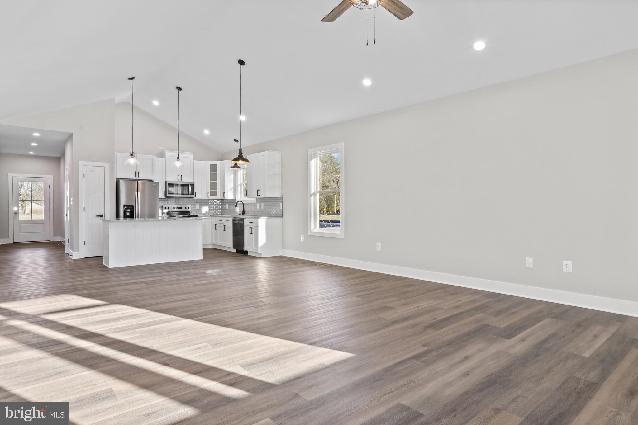 GLEBE HARBOR - Residential