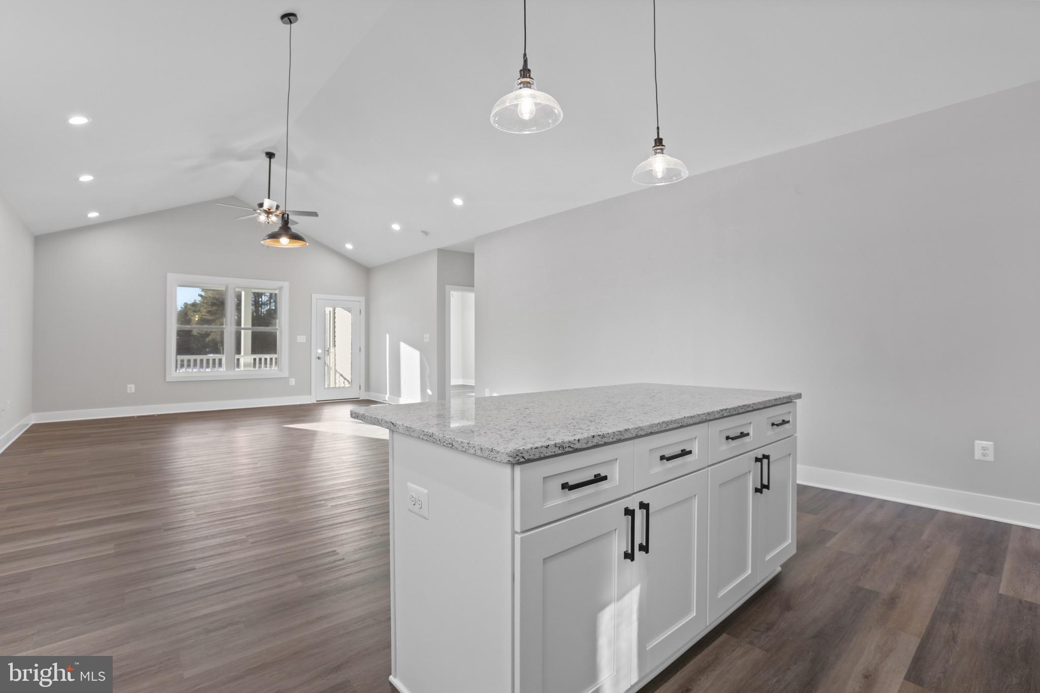 GLEBE HARBOR - Residential