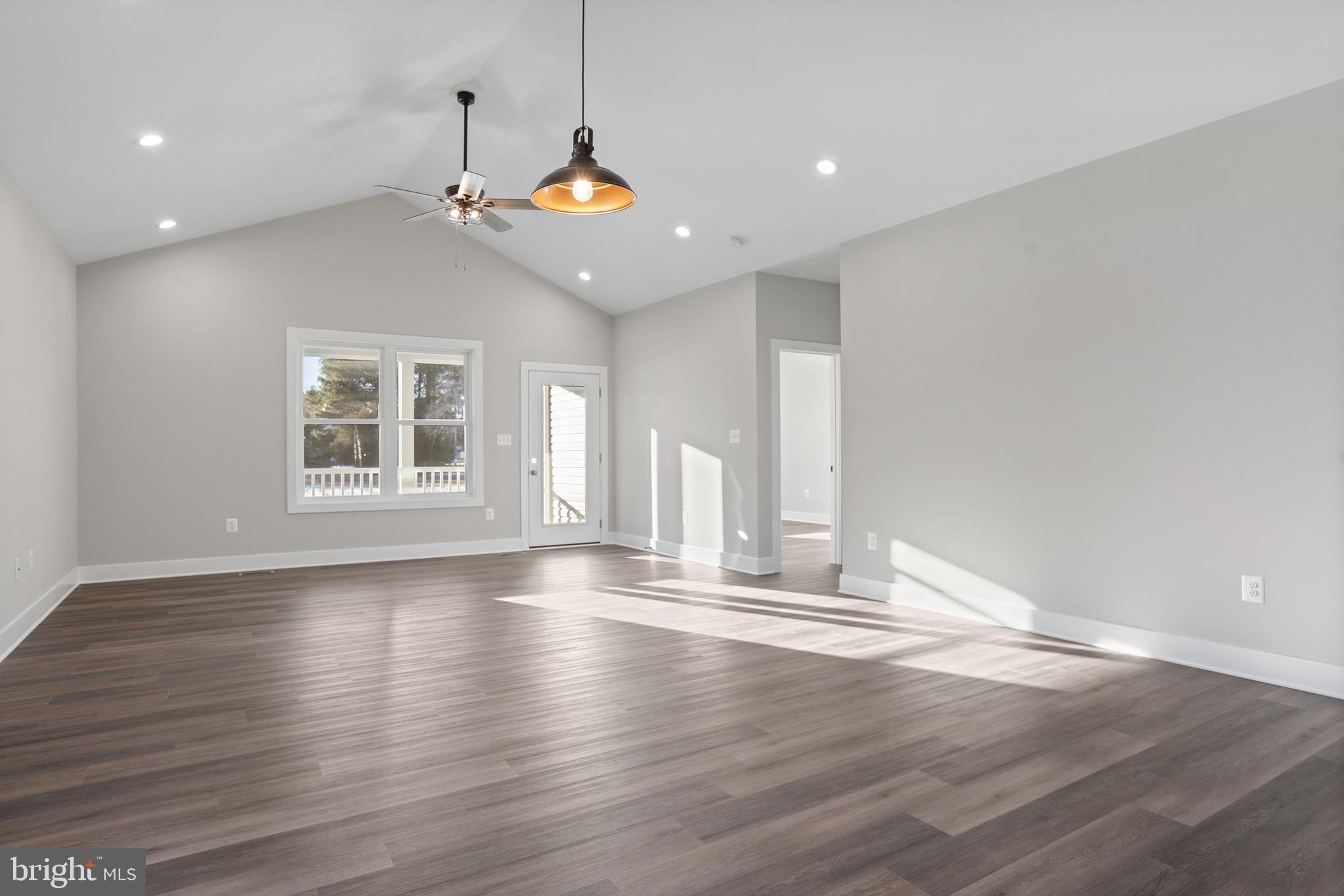 GLEBE HARBOR - Residential