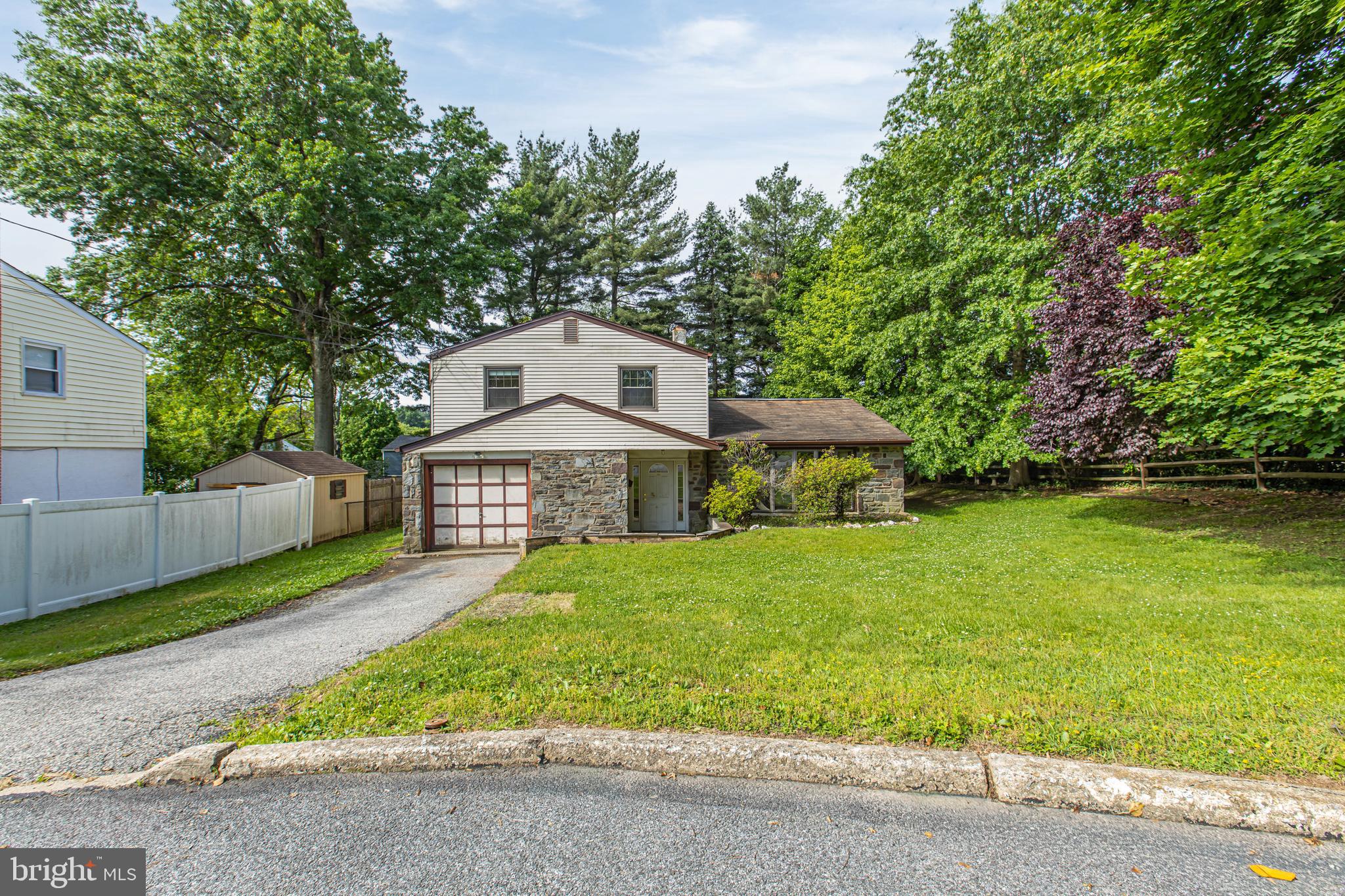 LAFAYETTE HILL - Residential