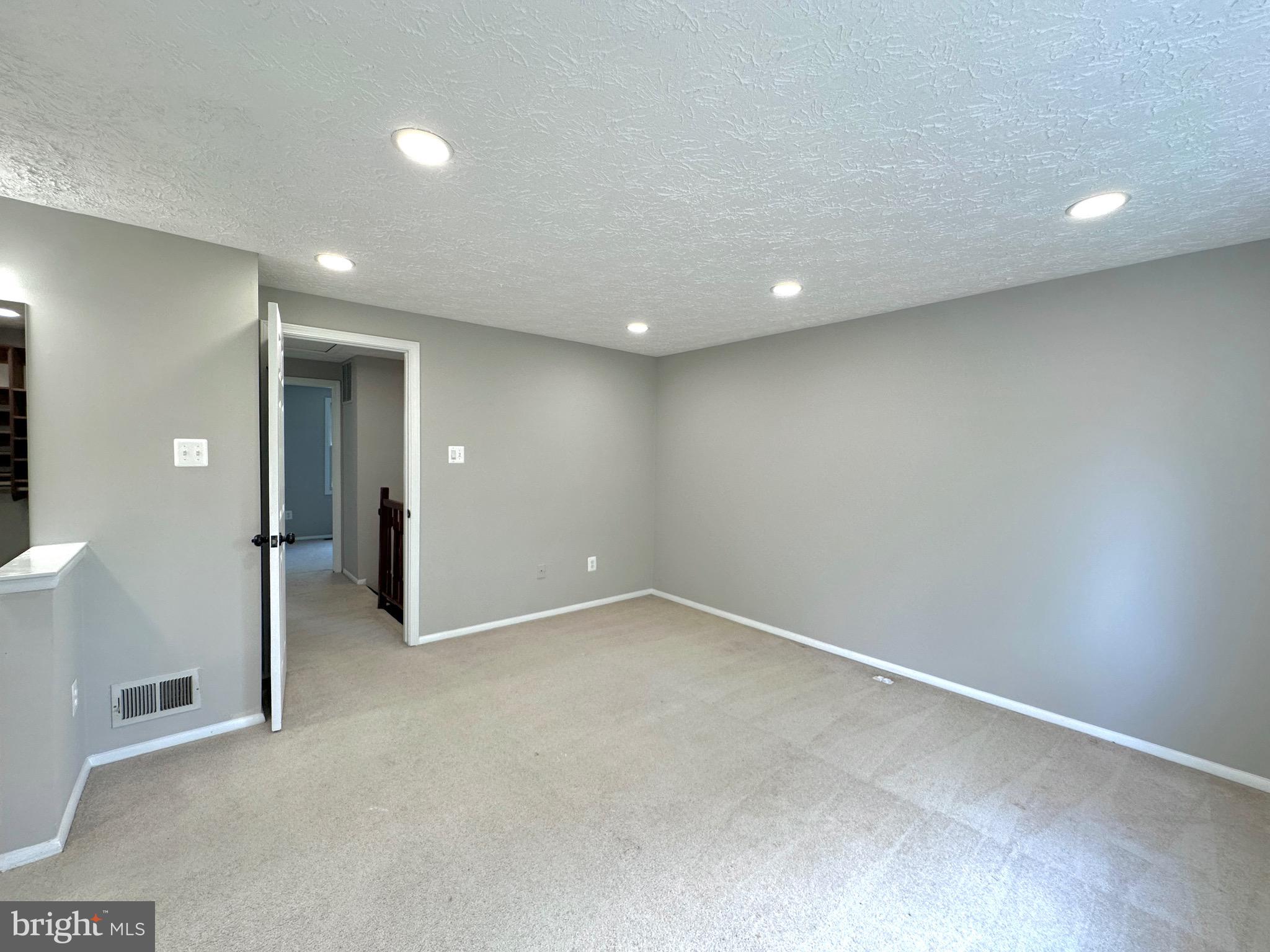 LITTLE ROCKY RUN - Residential Lease