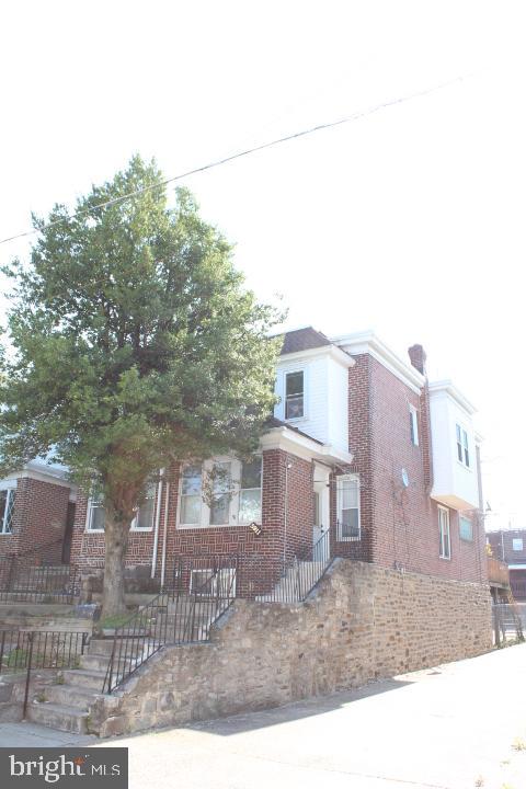 LAWNCREST - Residential