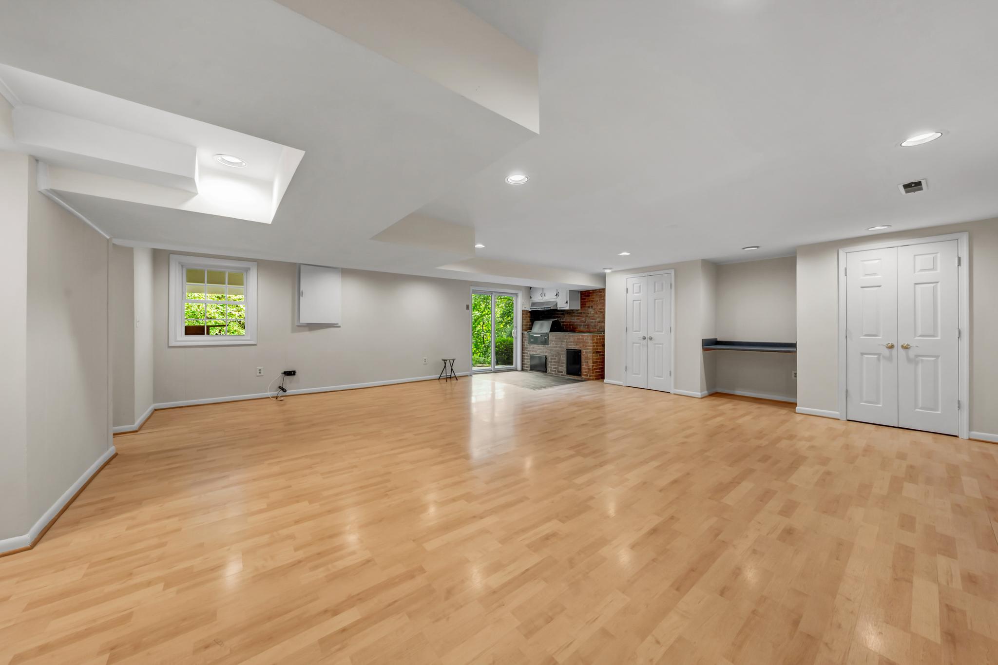 RESTON - Residential