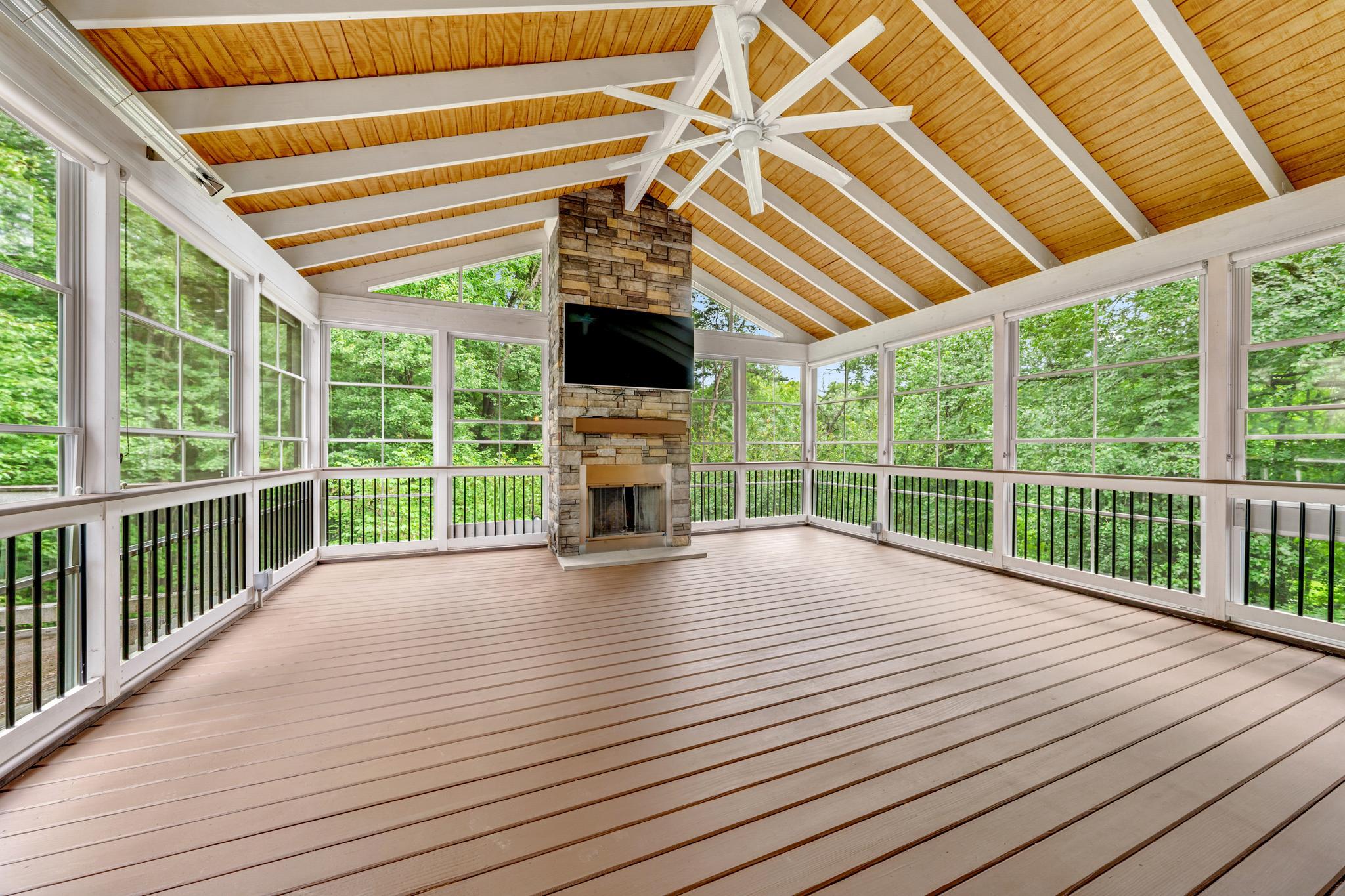 RESTON - Residential