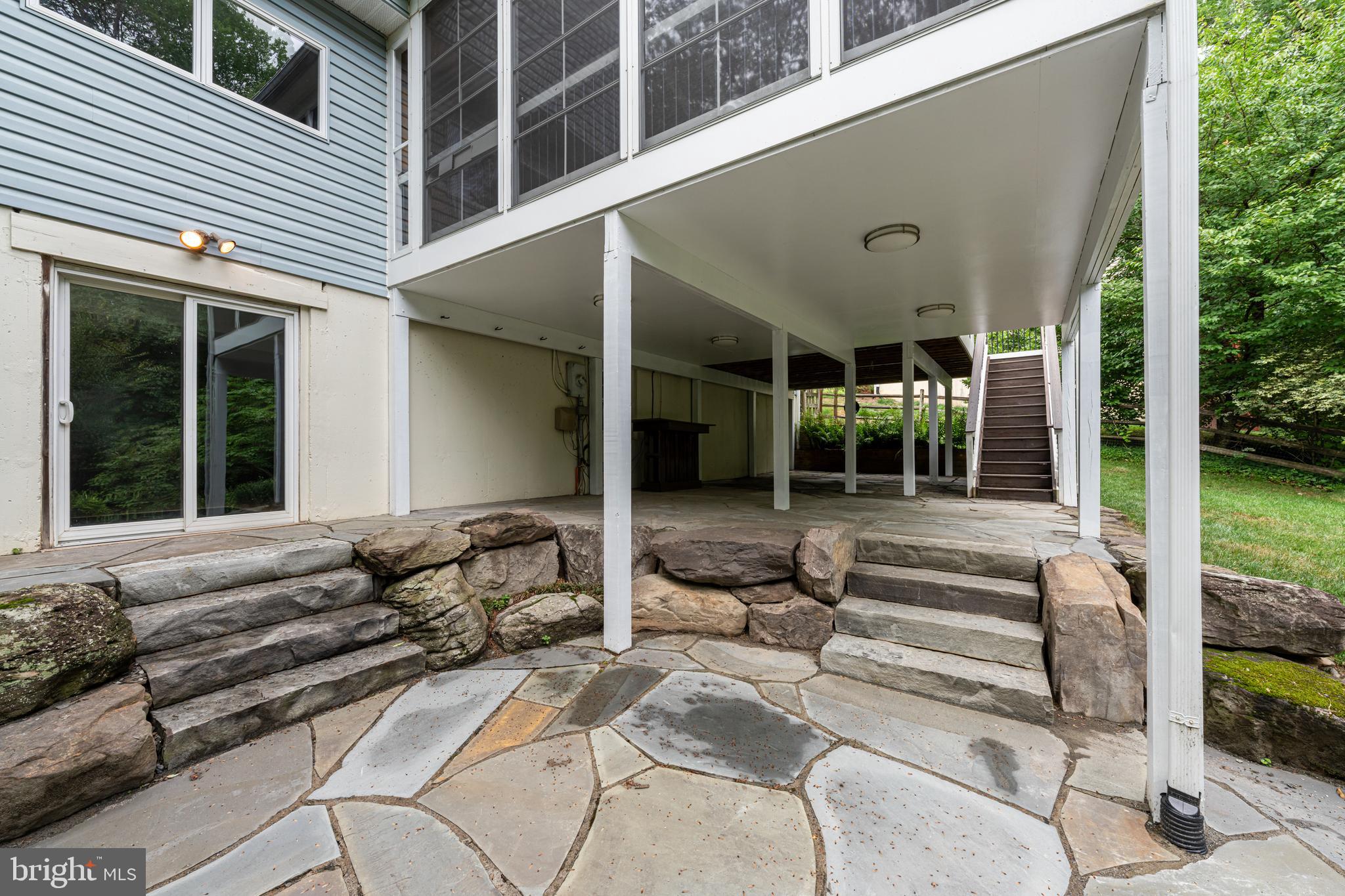 RESTON - Residential