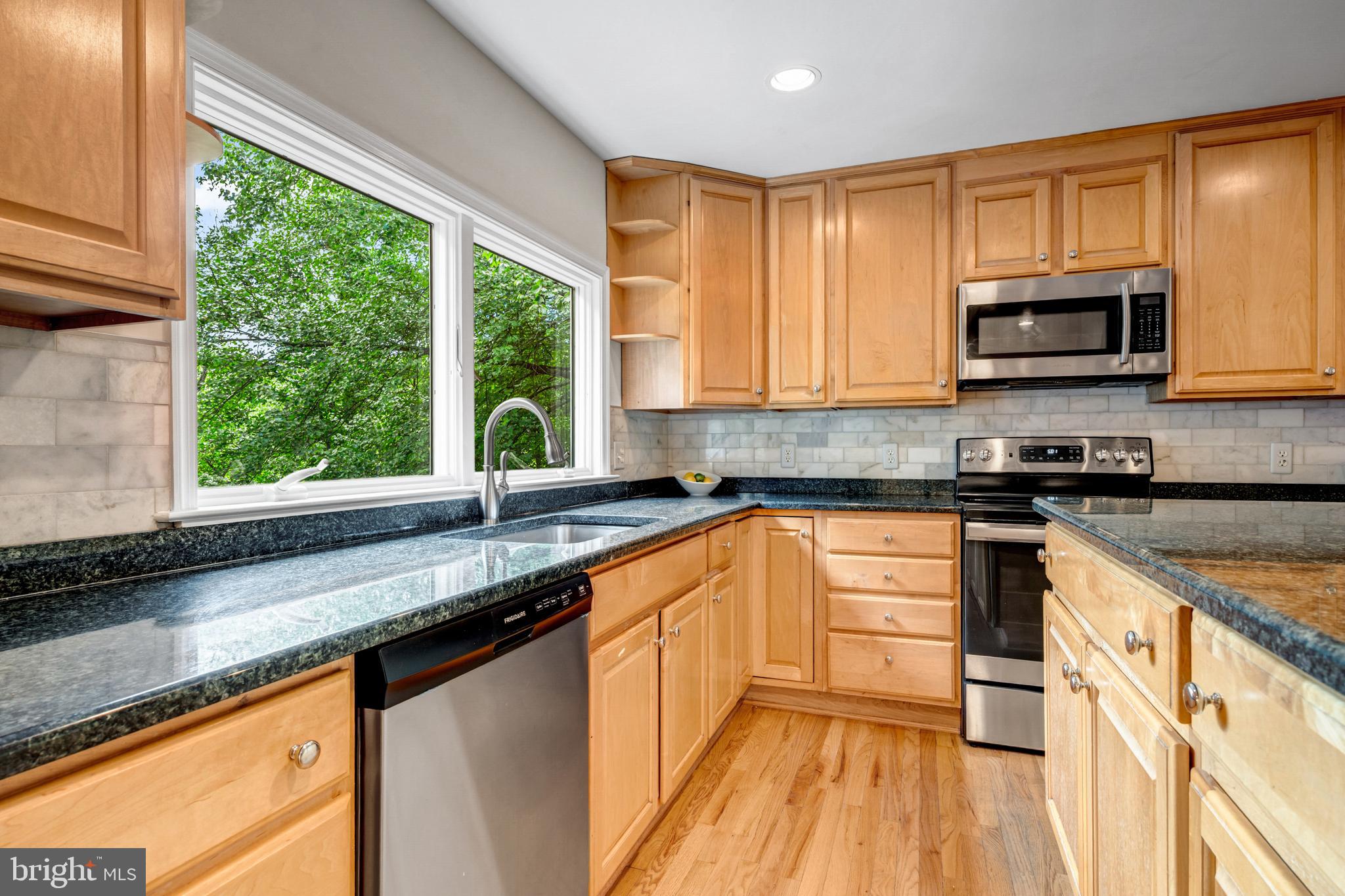 RESTON - Residential