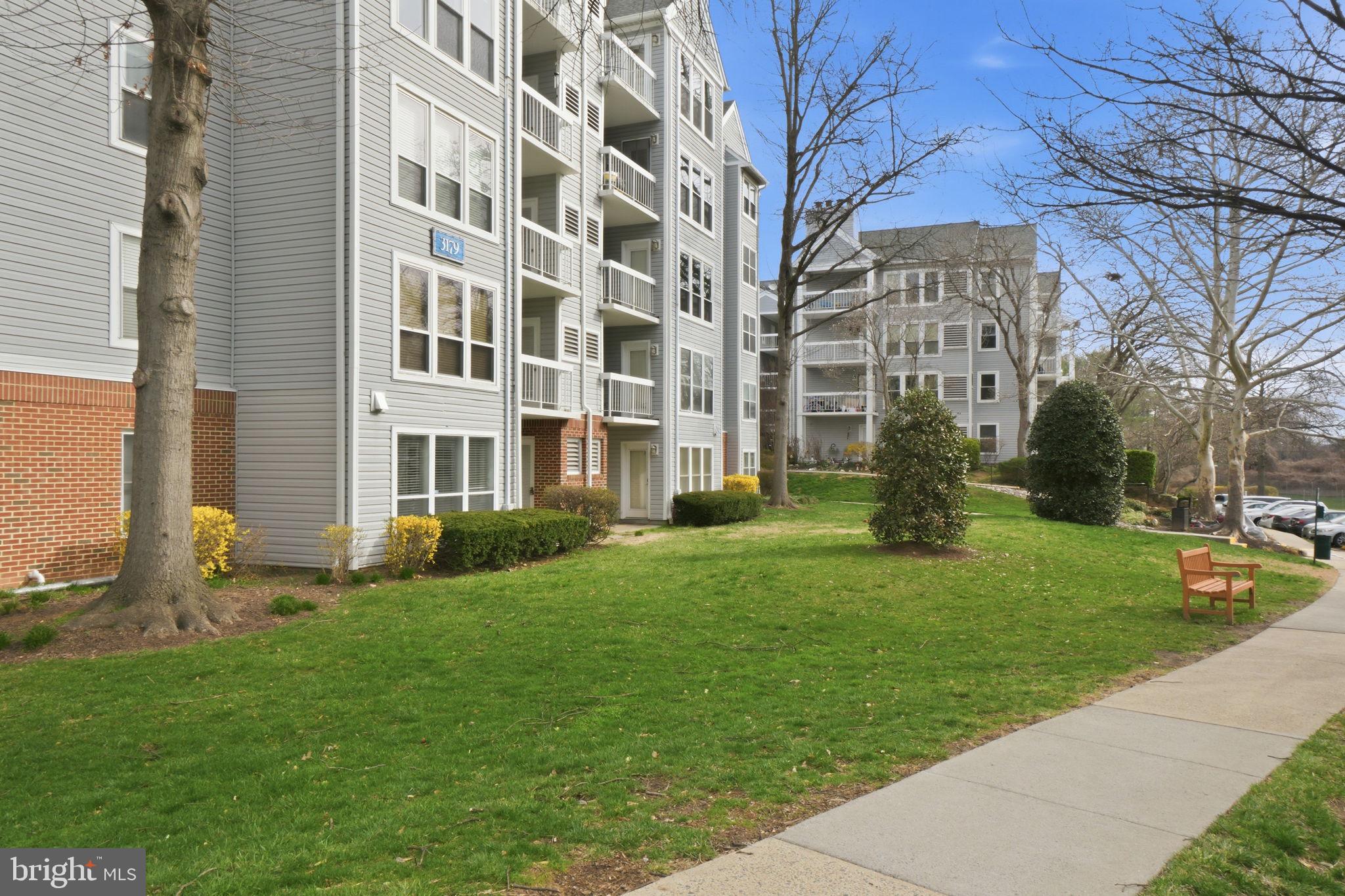 FOUR WINDS AT OAKTON - Residential