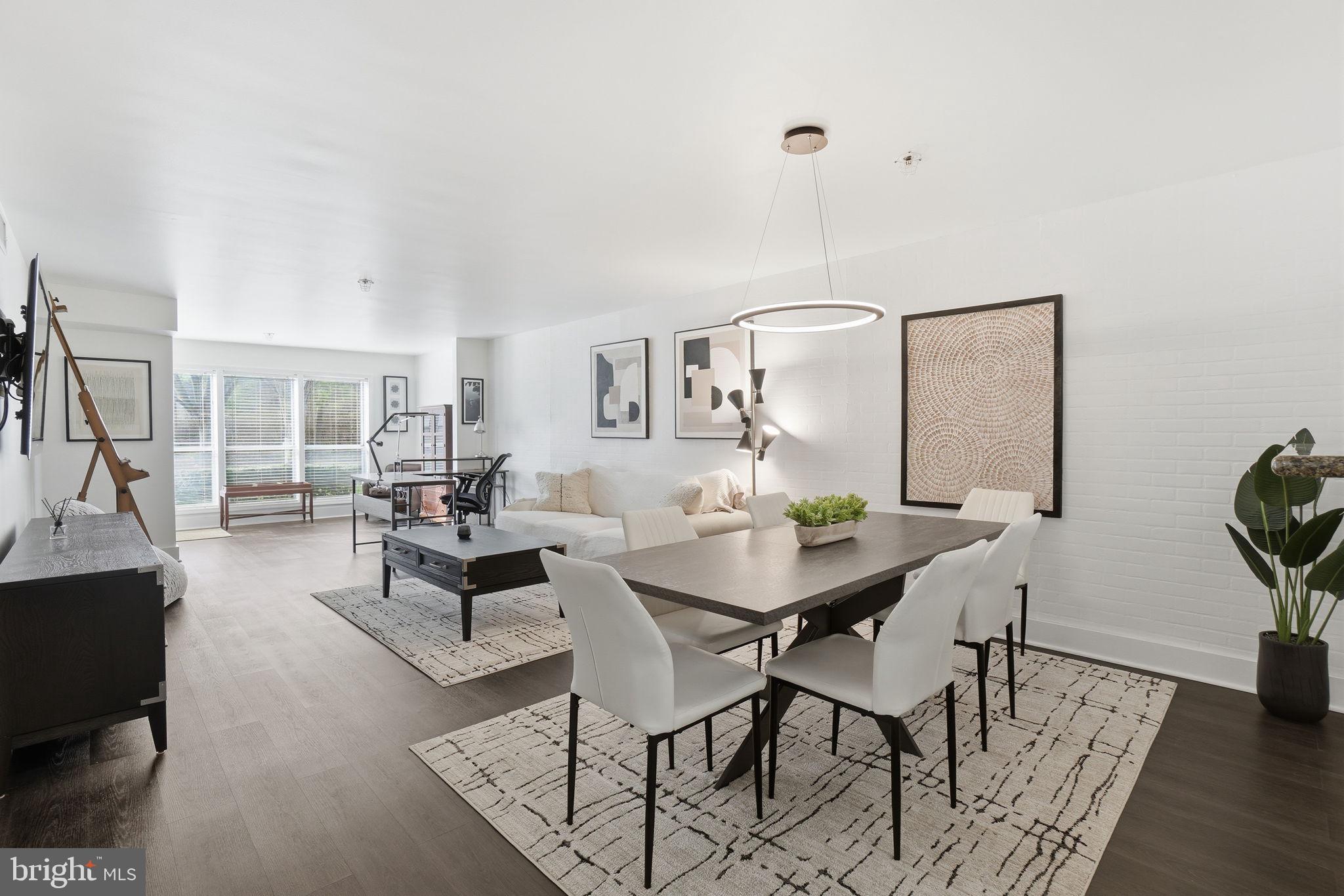 FOUR WINDS AT OAKTON - Residential