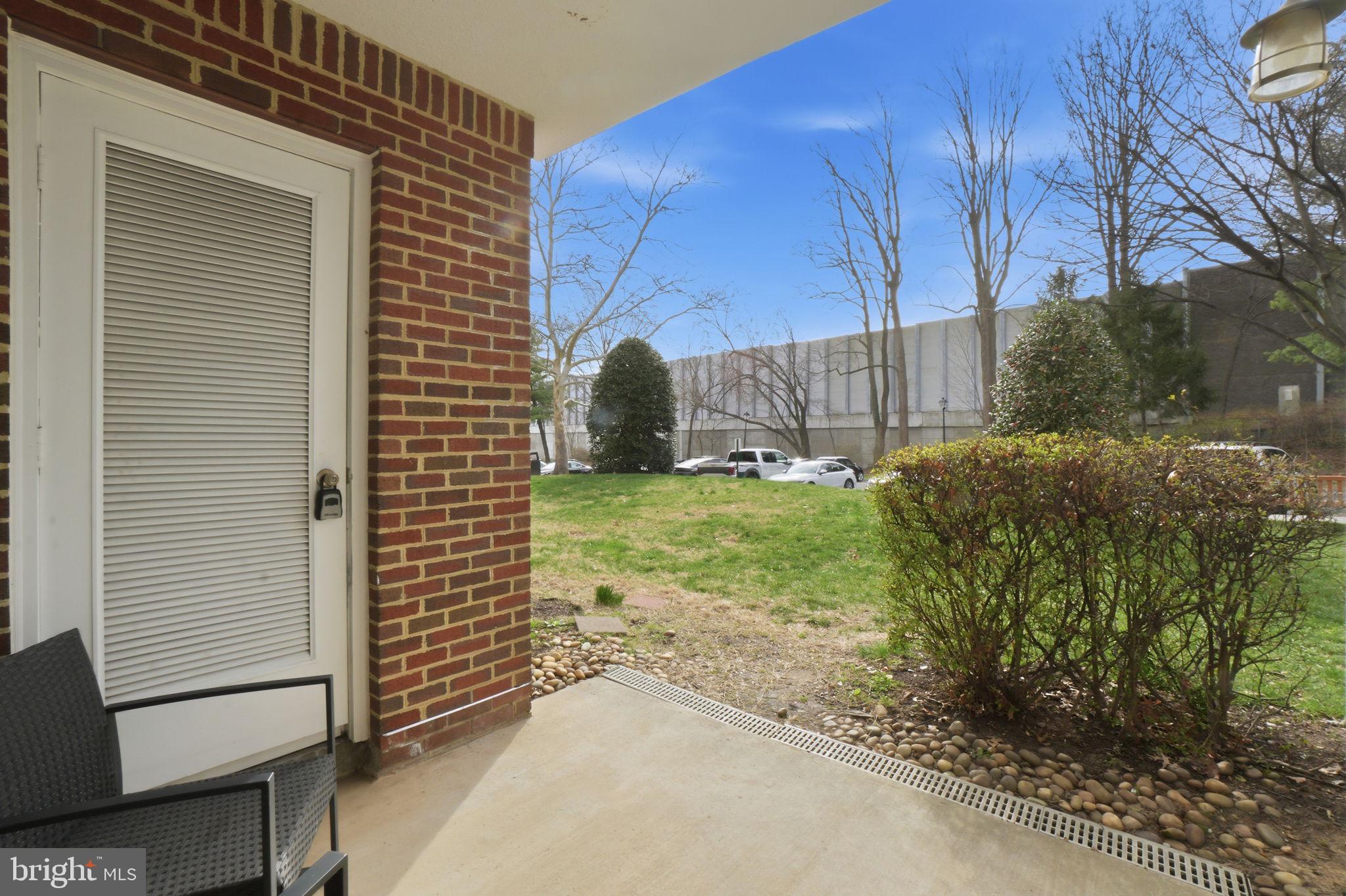FOUR WINDS AT OAKTON - Residential