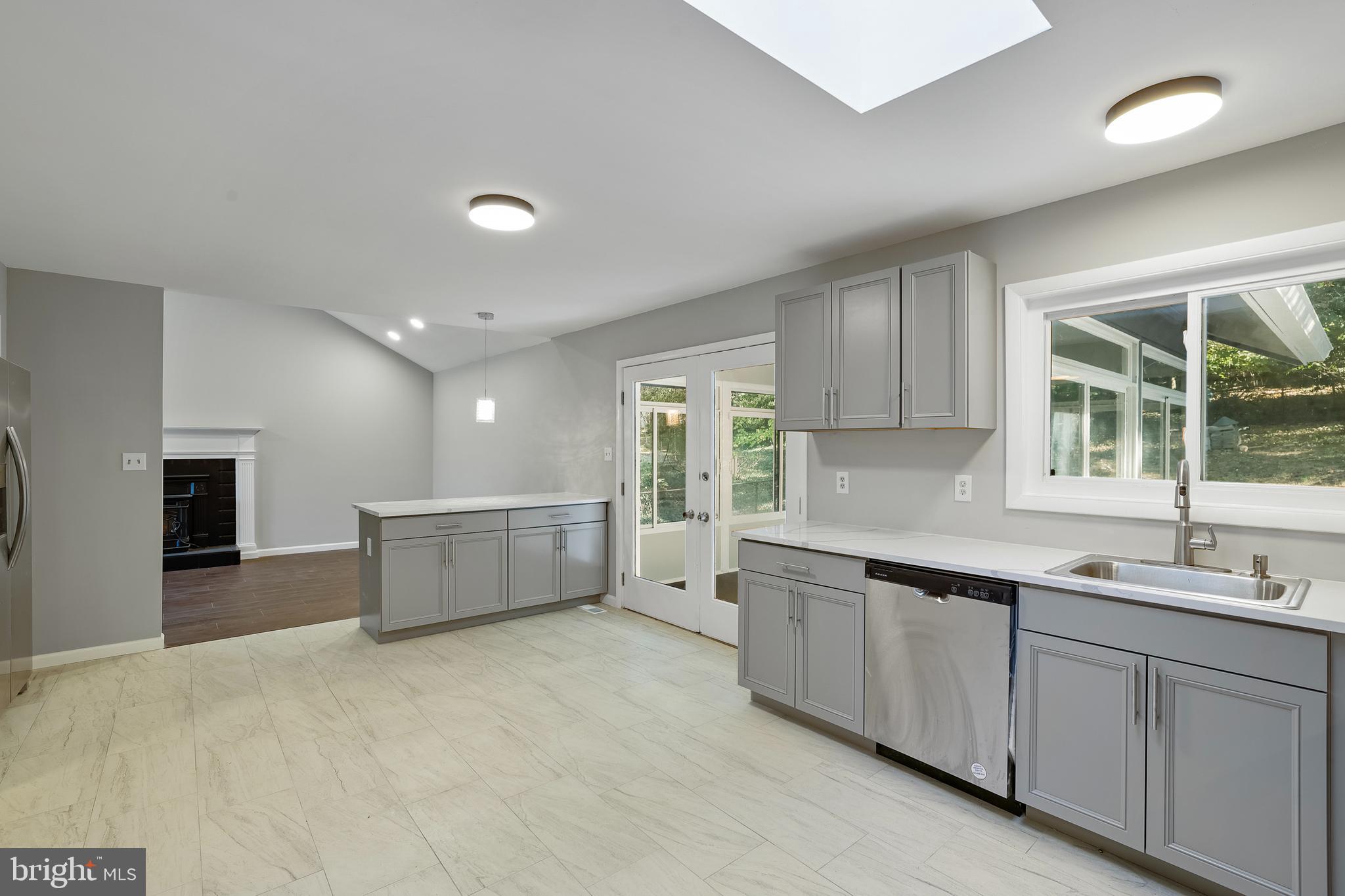 LAKESIDE - Residential