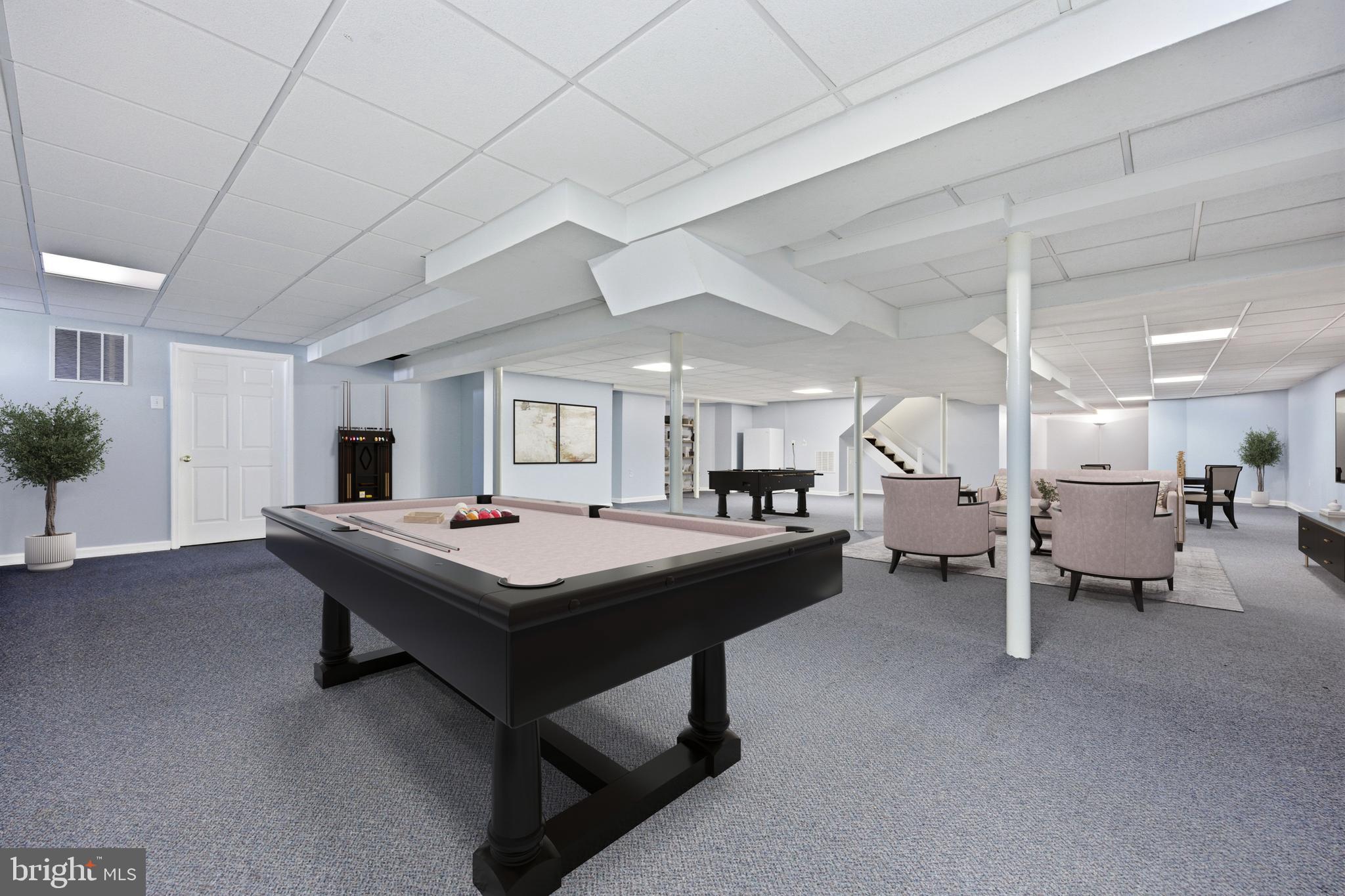 HILLCREST MDWS - Residential