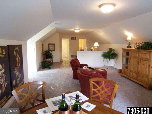STONE HILL - Residential