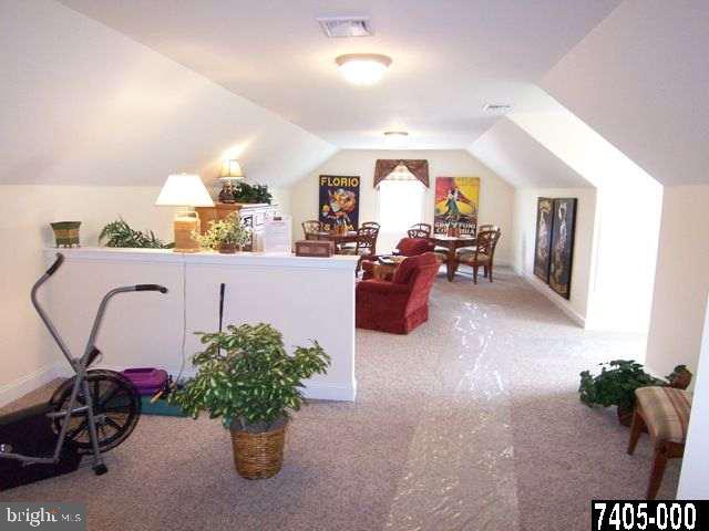 STONE HILL - Residential