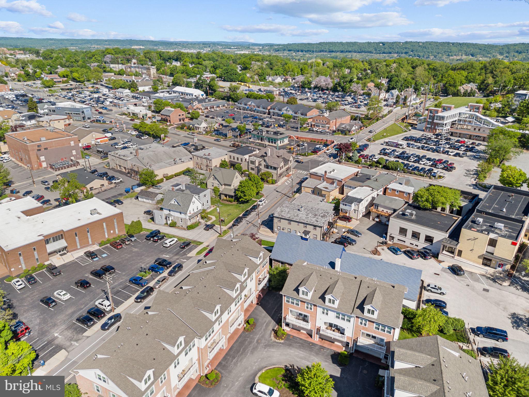 VILLAGE SQUARE - Residential